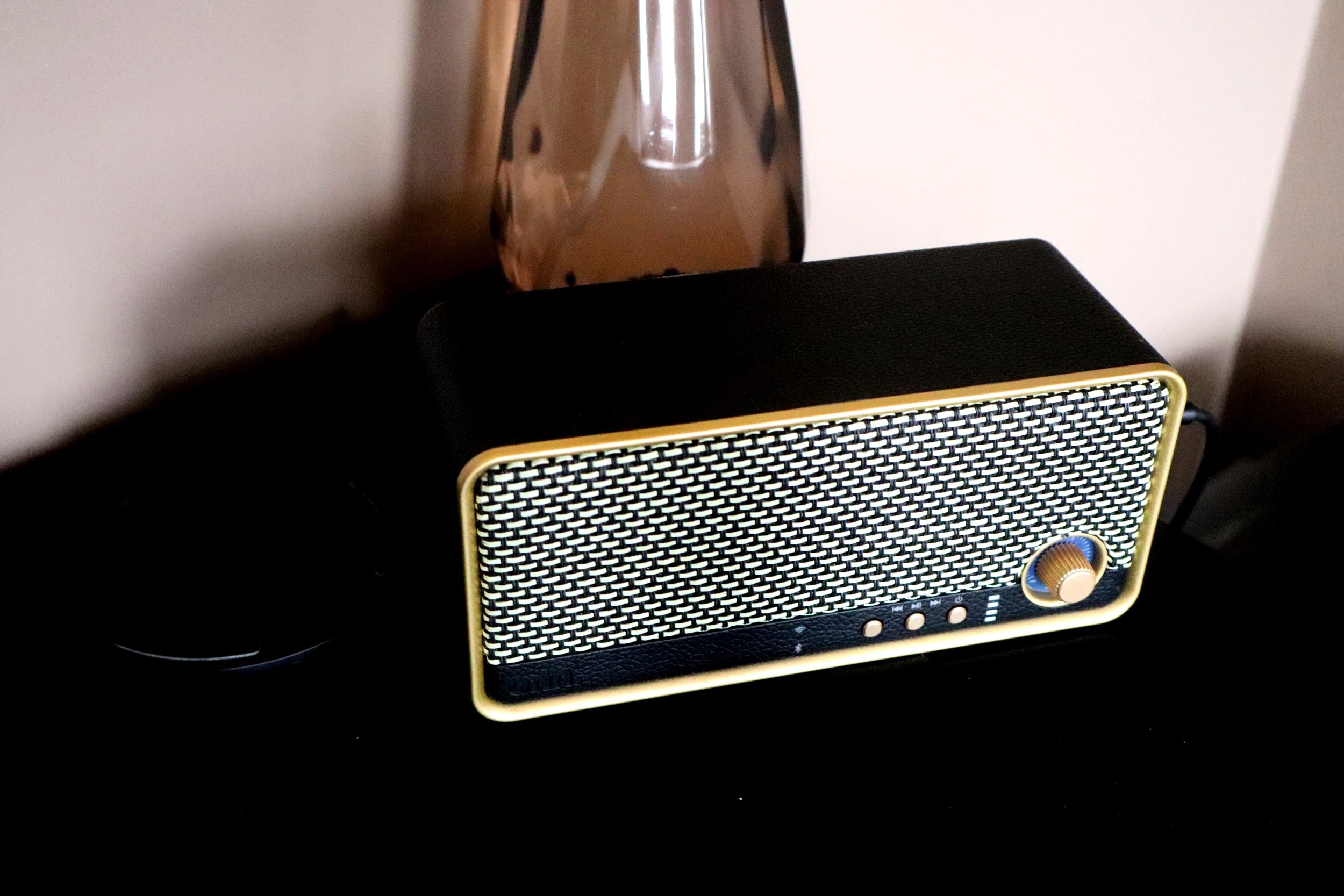 Speaker &amp; Phone Charging Pad