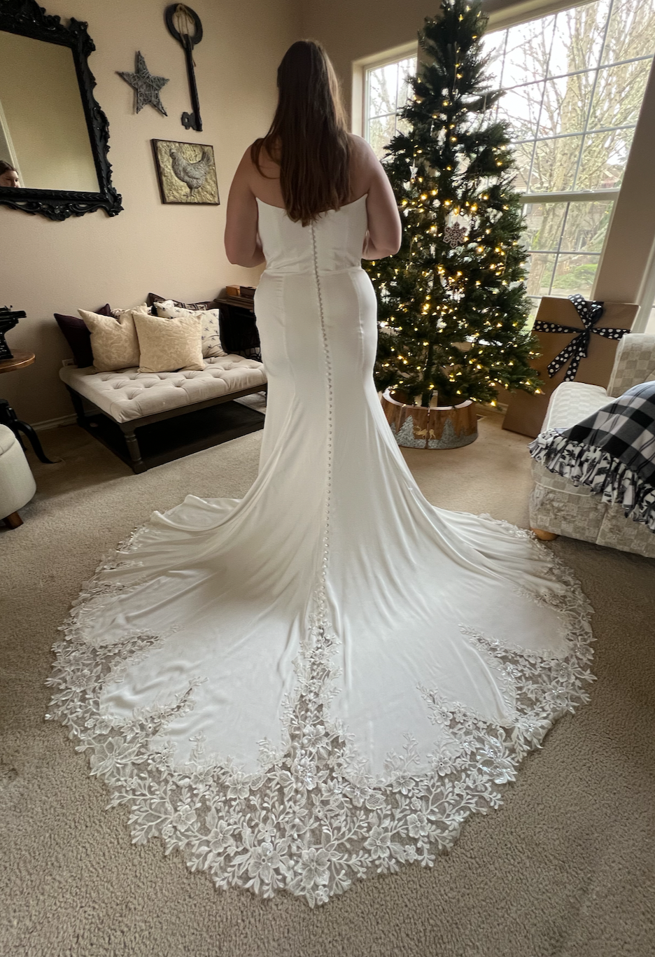 A gorgeous train can easily be converted to floor-length gown while remaining invisible to the eye!