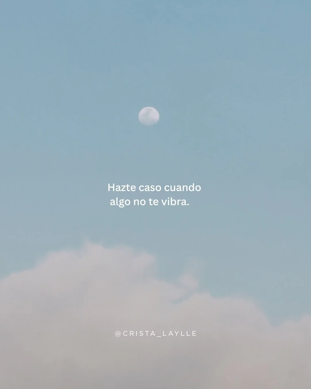 Human Design no viene a cambiarte.
Viene a recordarte todo lo que eres,
a mostrarte lo que ya es verdad en ti
y a ayudarte a reconectar con tu sabidur&iacute;a interna para vivir todo tu potencial.

No se trata de convertirte en alguien m&aacute;s,
s