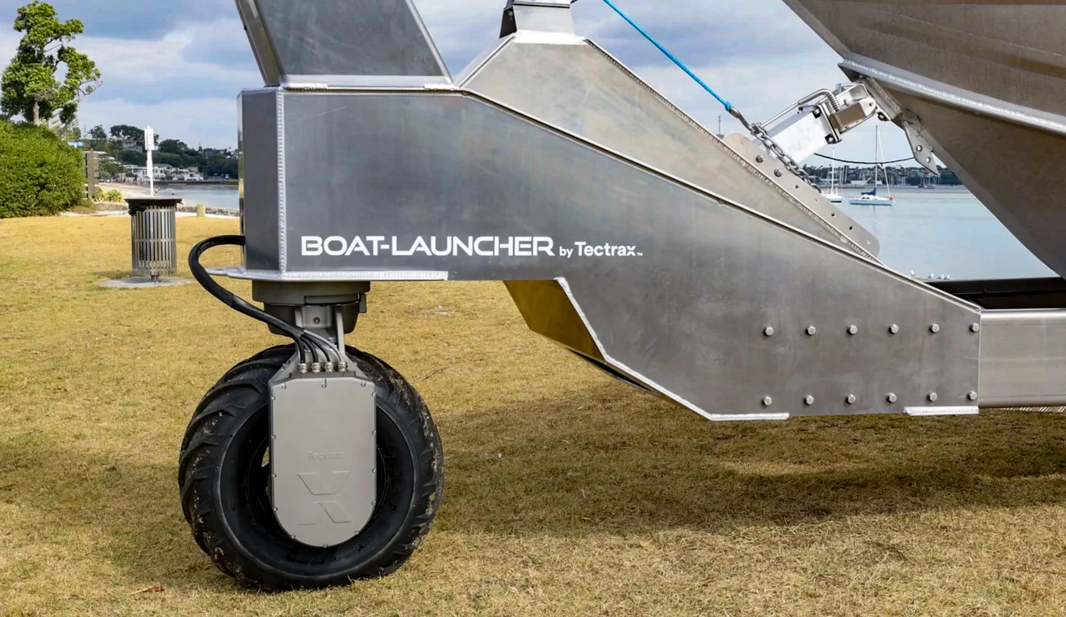 Boat-Launcher — Tectrax Electric Amphibious