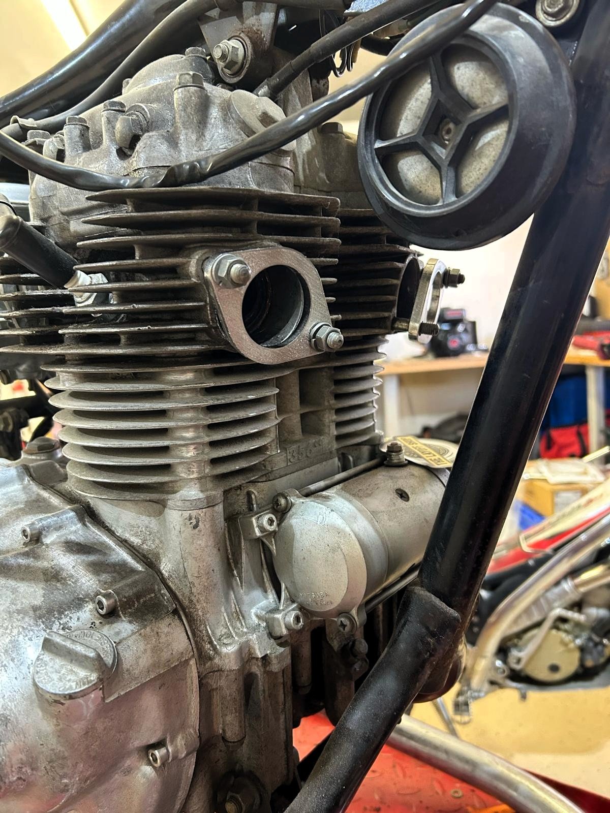 cb360 Flange 65mm Spacing .jpg
