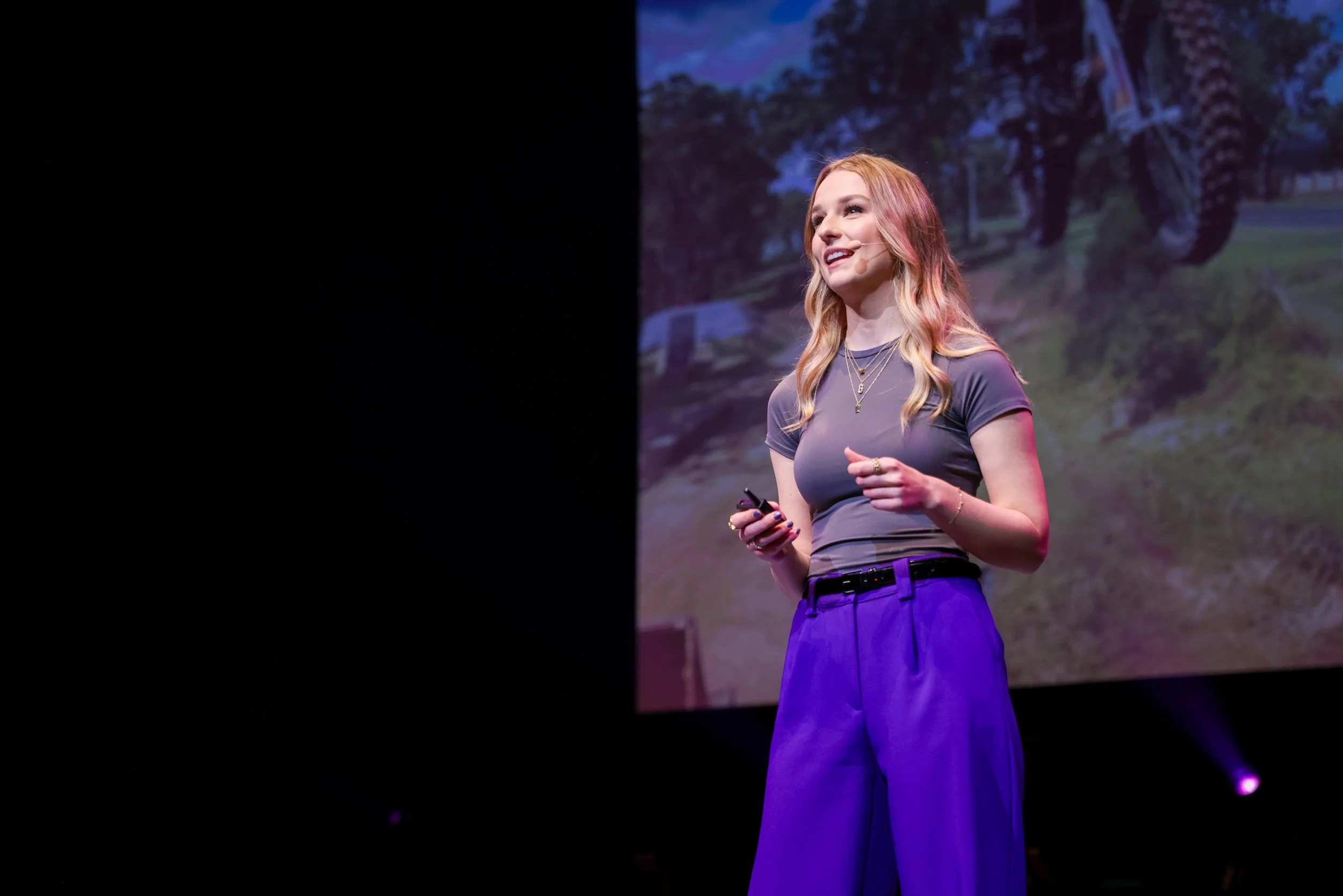 STANDTALL 2024 2700px-9000.jpg