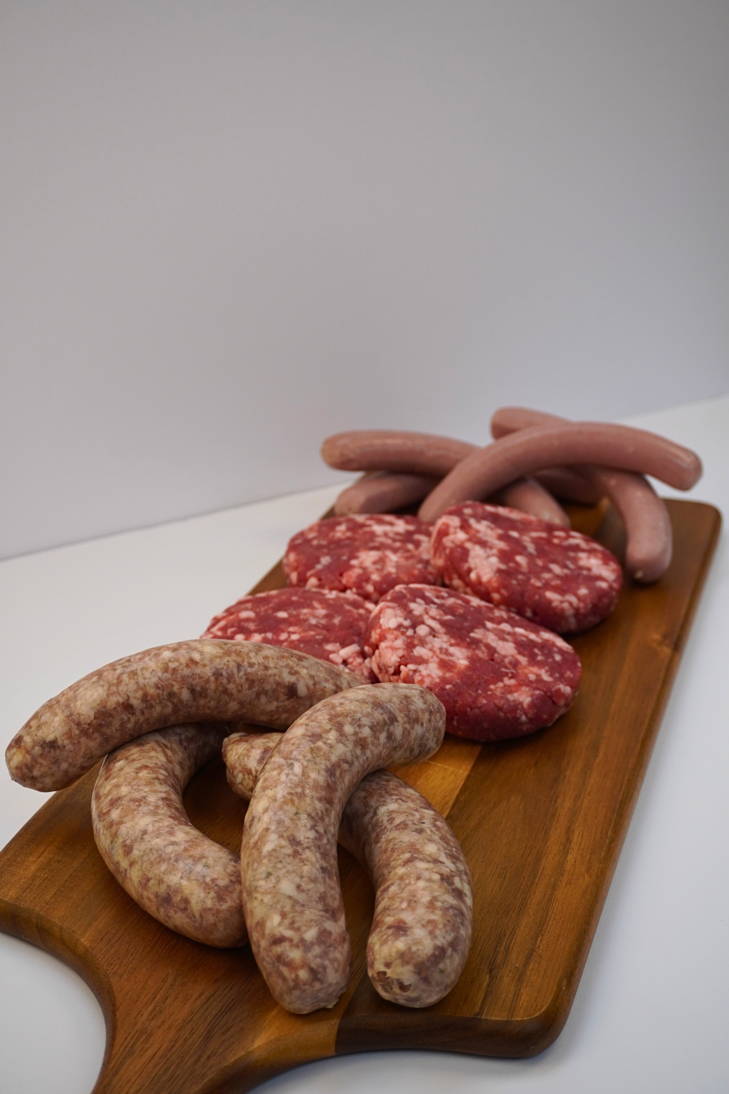 family butcher box 4 burgers, 4 brats, 4 hot dogs