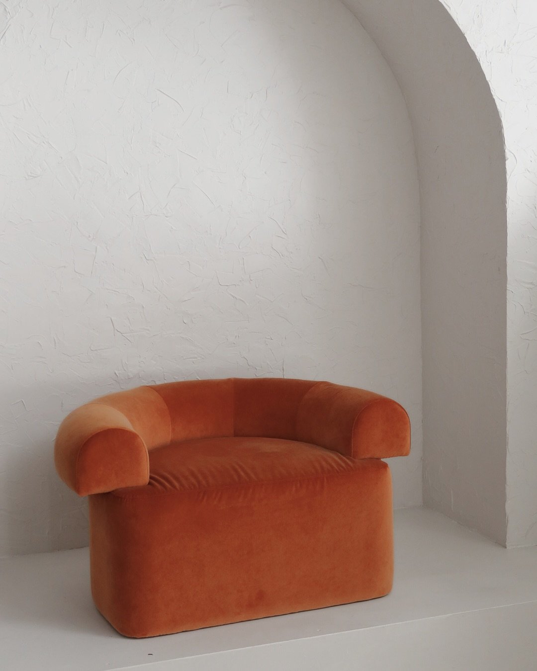 KEEP IT REFINED - a minimal space that lets your story take focus. 

Book your shoot @the_storie_studio