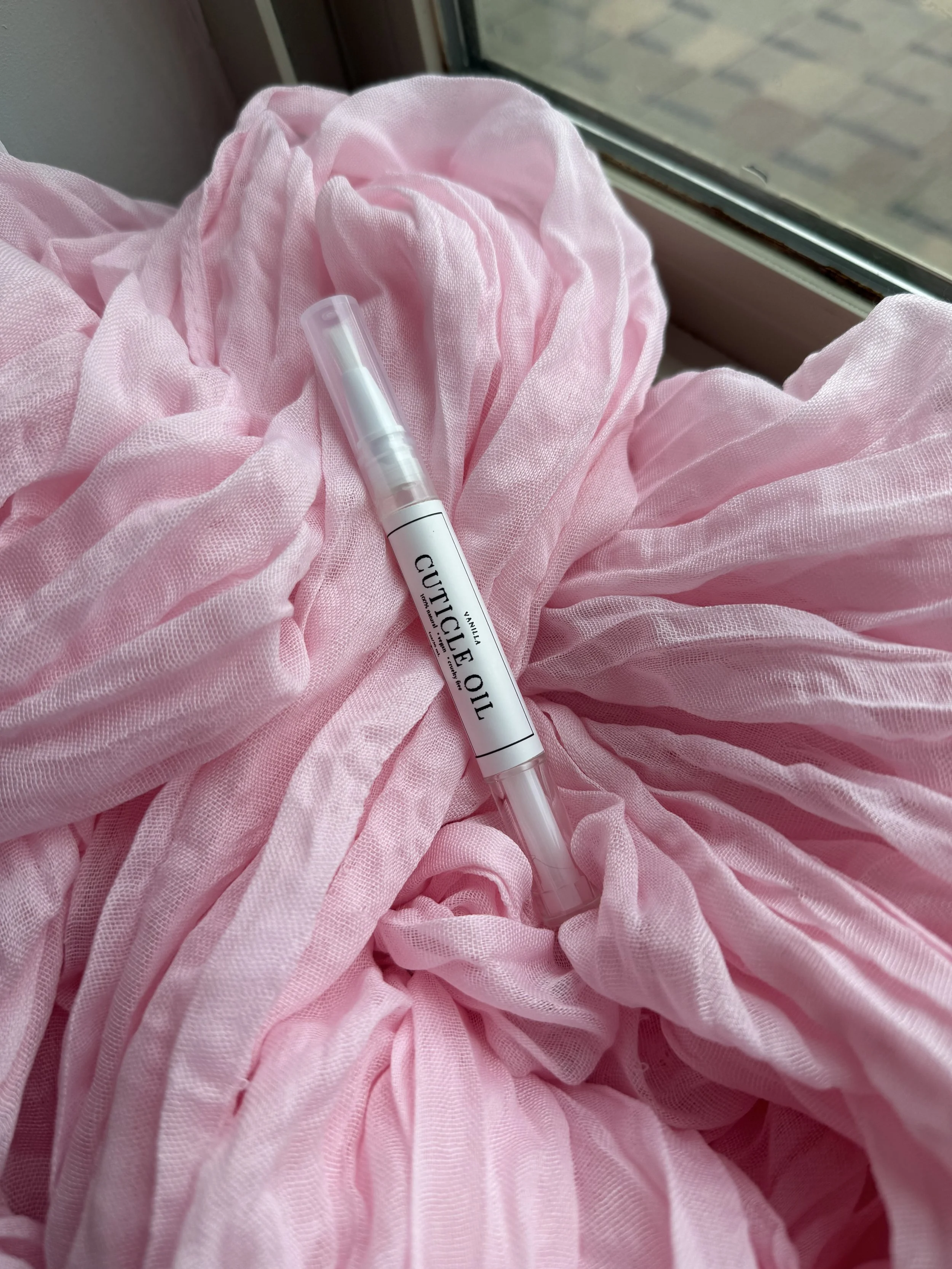 Travel pen cuticle oil