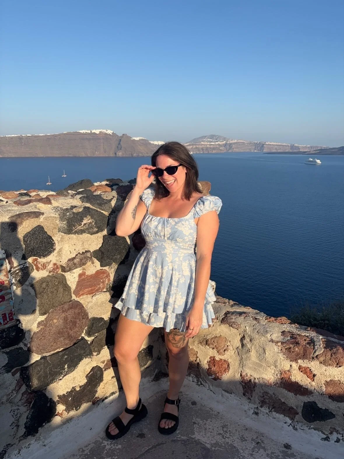 SAY HIIII TO MELISSA WHO RECENTLY WENT ON OUR GREECE ISLAND HOPPING TRIP 👋🇬🇷

👋Hi I&rsquo;m Mel from all over the United States (travel for work)!

🇬🇷I joined the Greece trip because it has always been a bucket list item for me and I was tired 