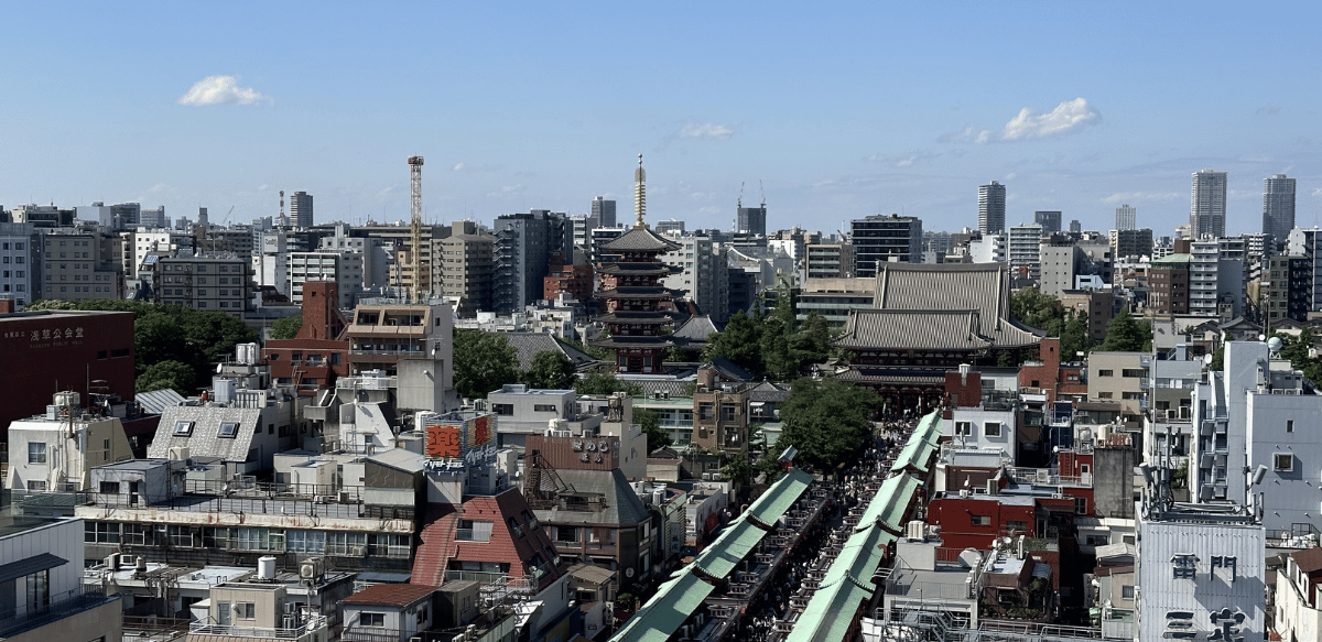 Tokyo skyline view at sunset showing the city’s modern skyline during autumn in Japan.