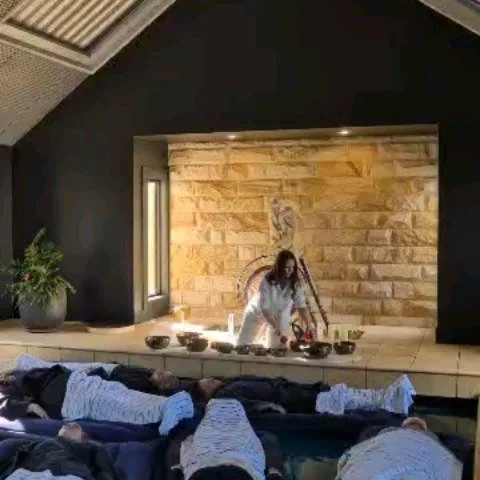 Slow moments while hosting a meditative sound experience @lon_retreat