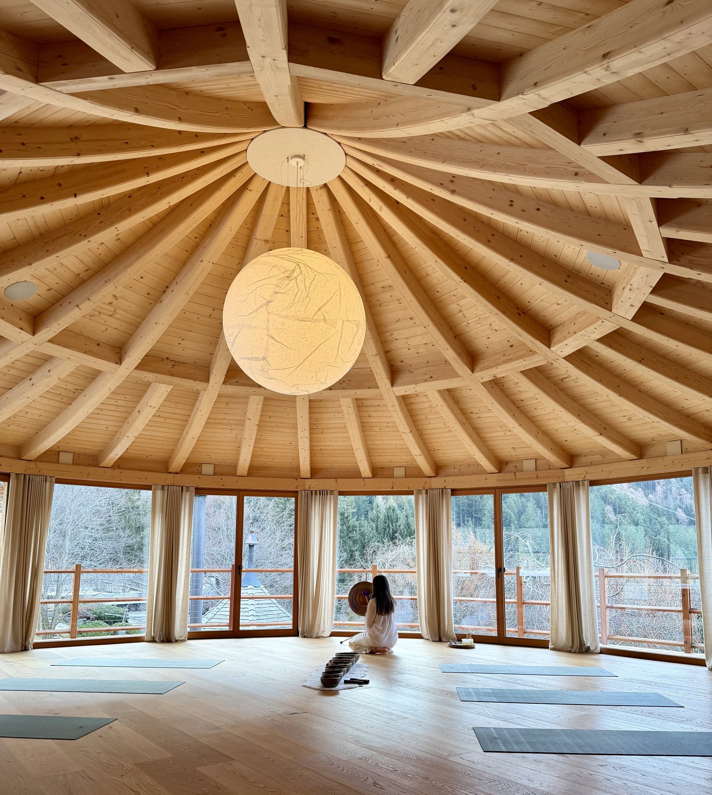 Sound bath in Italy Dolomites