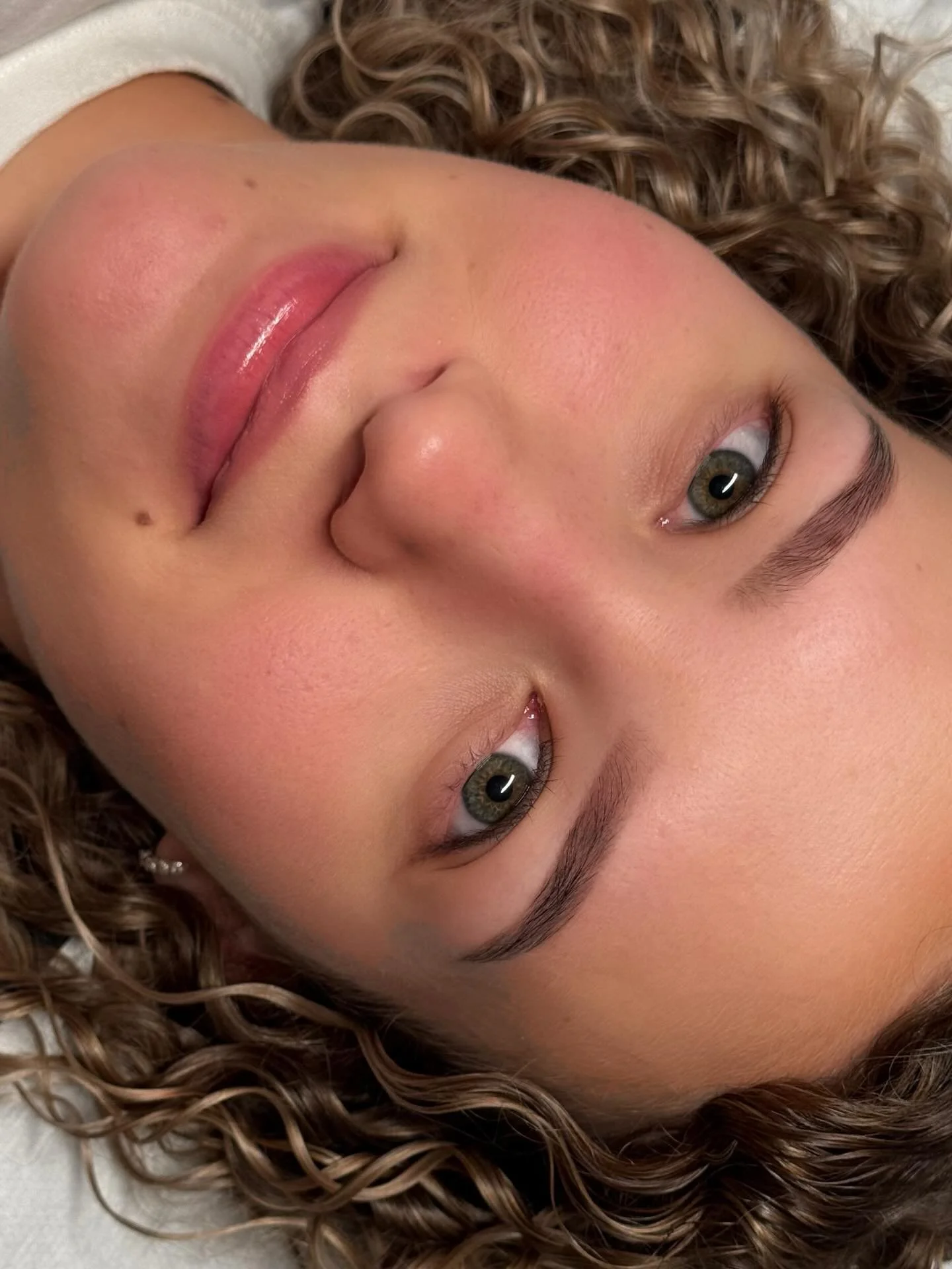 7 months healed and still serving brow goals ✨

If your tired of filling your brows in daily or relying on constant brow sculpts to keep your brows looking full and defined then this service is for you!

Powder Brows have my heart 🥰🫶🏼