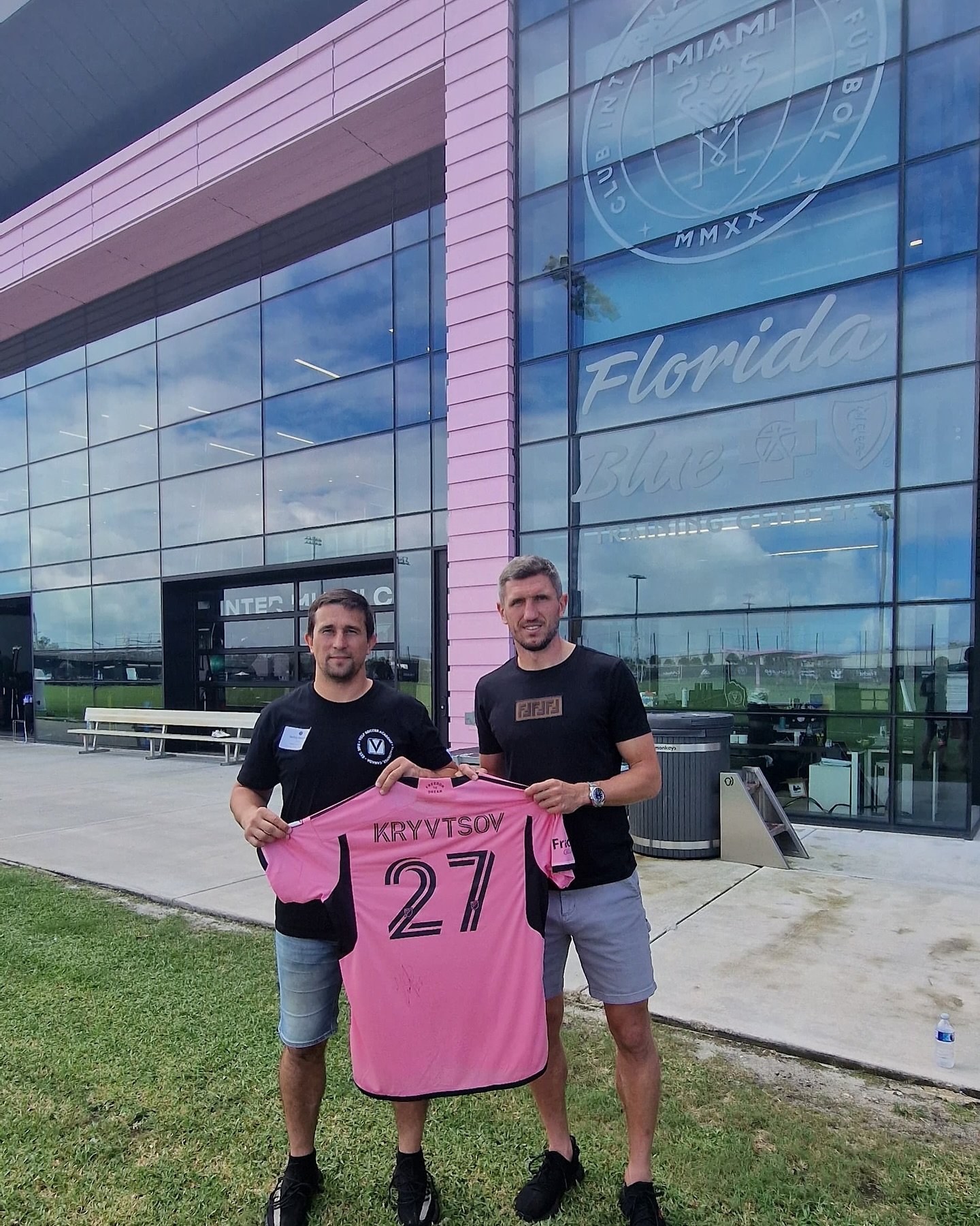 Thank you @kriva4 for hosting coach @hrechkoserhiy at @intermiamicf 🌴🩷
@volfsocceracademy 
@volfsportapparel