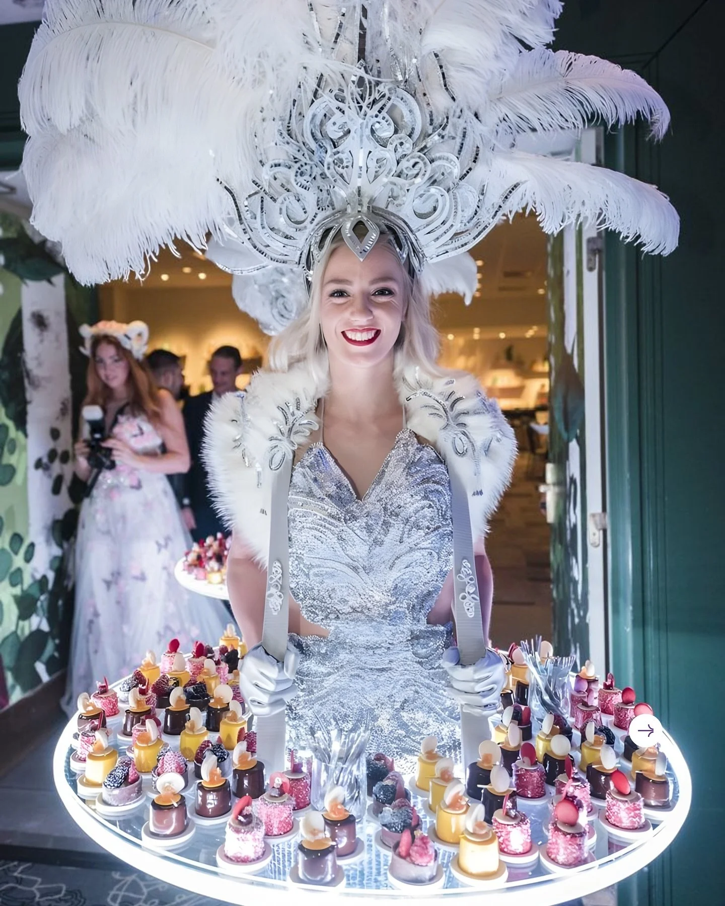 Kerst komt sneller dan je inbox leeg raakt. 😉✨

Dus plan nu je kerstborrel, diner of eindejaarsfeest en maak er iets bijzonders van.

Bij Vermaat Events draait het om smaak, sfeer en beleving.

Van intiem diner tot groots feest: wij cre&euml;ren mom