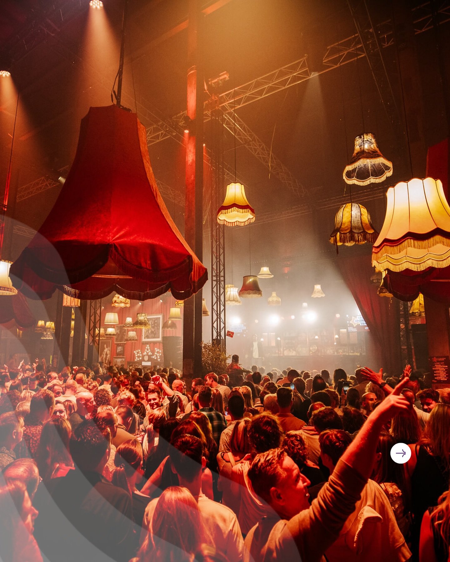 Het dak ging eraf! 🧱

Voor het 170-jarig jubileum van @DuraVermeer vulde de @SugarFactoryAmterdam zich met 3.500 gasten, goede muziek en verrassende smaken.

Event Republic zorgde voor de organisatie, wij voor de smaakbeleving. Van Dutch classics to