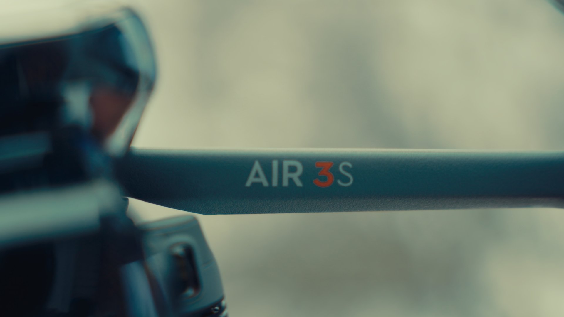 main reel _01_00_00_23.jpg