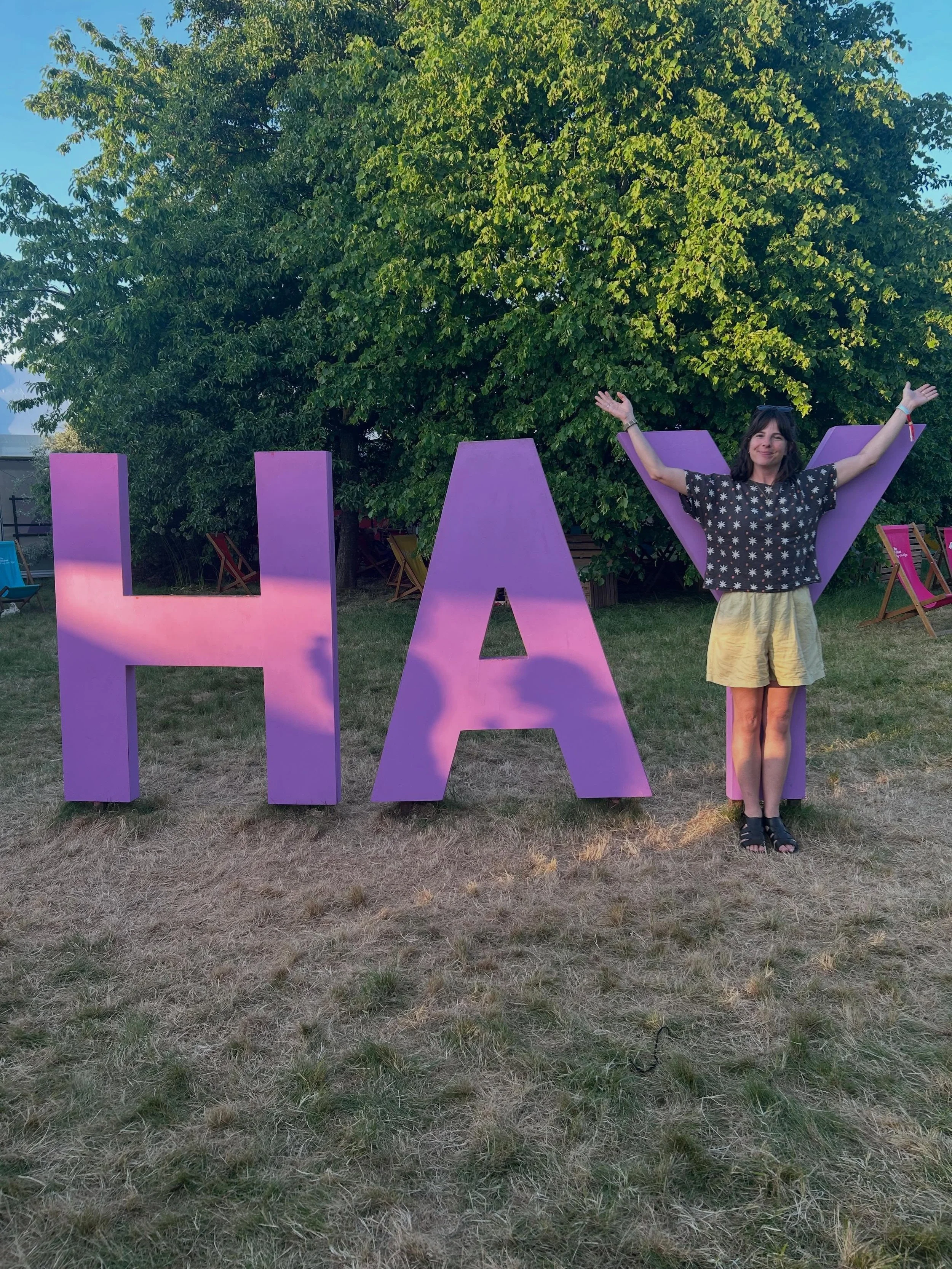 And that was Hay! What a dizzying 48 hours, in hot hot heat, meeting so many brilliant people, hearing fascinating talks and drawing my bruised and battered post-partum body in front of a live audience 🫨 

I never take enough pictures but here are a