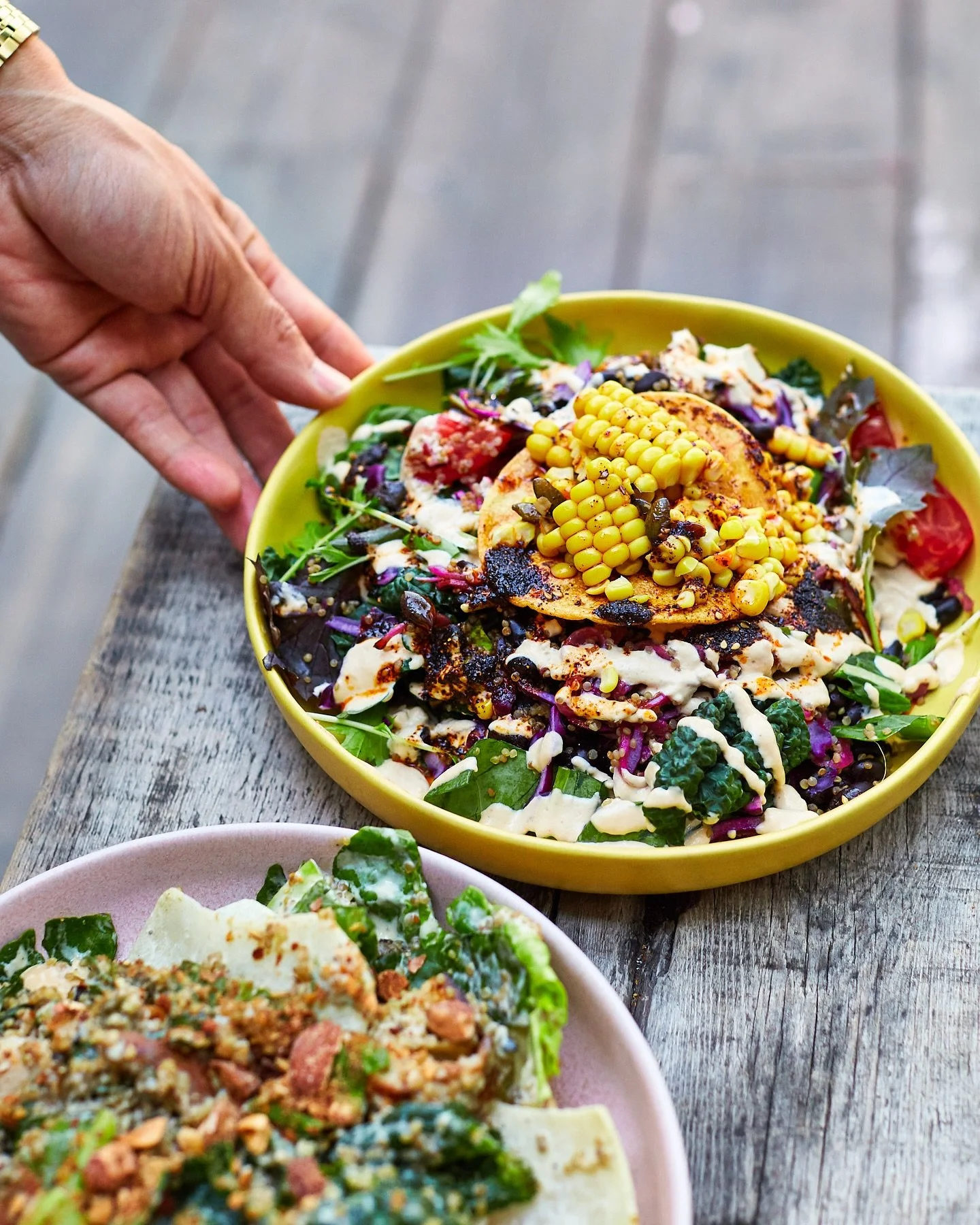 WE&rsquo;RE LOVING CORN SEASON catch it on our Tostada Bowl before it&rsquo;s too late. 🌽💛🌽

📸 @shisodelicious_creative