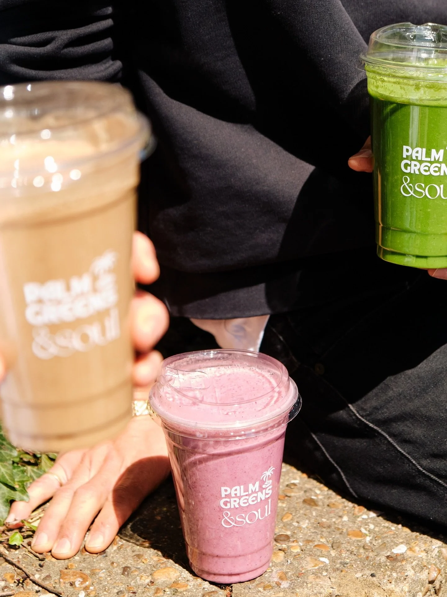 MONDAY MORNING @palmgreens 

Smoothies, @hodmedods Brazil nut granola, poached pear, tomato toast, matcha fresca. Starting the week on the best foot. 🩰🌴🍵