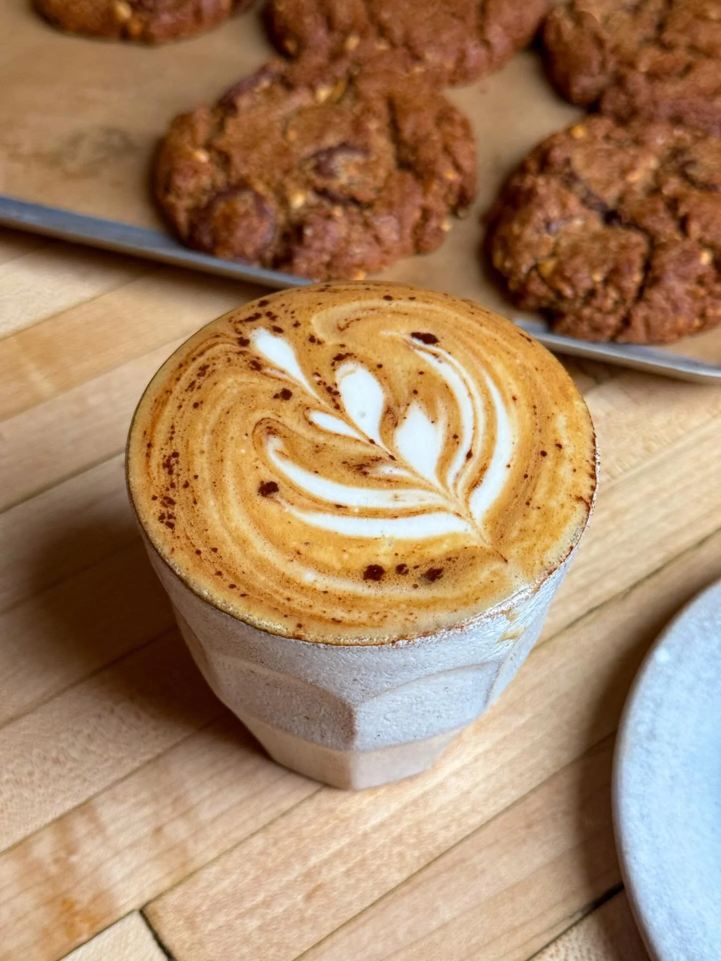 CO-WORK CLUB @palmgreens 

Every Wednesday morning, we host our Palm Greens Co-Work Club here at @andsoulsanctuary 🌴💻 

With a loneliness a impacting Londoners, we wanted to help facilitate ways for people to connect, work alongside like minded peo