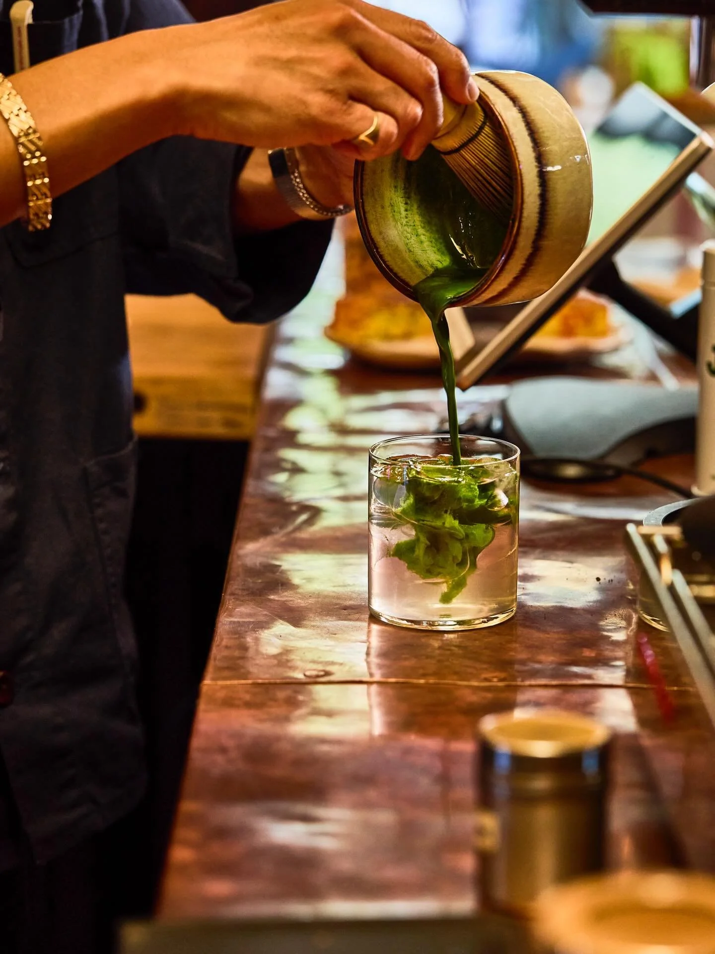 FRESCA&rsquo;s @palmgreens 

Your post sauna boost this weekend. 

High in electrolytes, seriously refreshing &mdash; Organic coconut water with choice of flavour / vibe - Matcha, Jamu Jamu, Pandan, Shot of espresso .. ❤️&zwj;🔥