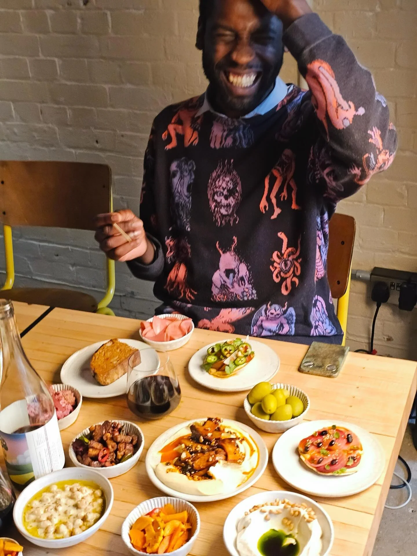 Shooting something exciting yesterday @palmgreens @andsoulsanctuary 

Details coming soon!! 

With @shisodelicious_creative @ryanlloydhaynes 

Thank you to our models Debo &amp; @jannneka 💅