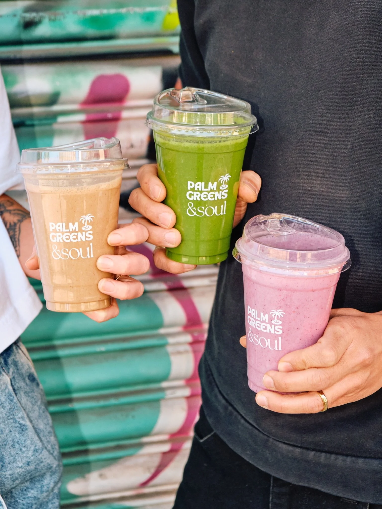SMOOTHIES @palmgreens 

Green Hydrator
Greens, ginger, coconut water, @ancientandbrave electrolytes + organic pumpkin seed protein. 
Fresh, hydrating, and light.

Berry Collagen
A skin-loving blend of organic summer berries, goji, coconut milk + @anc