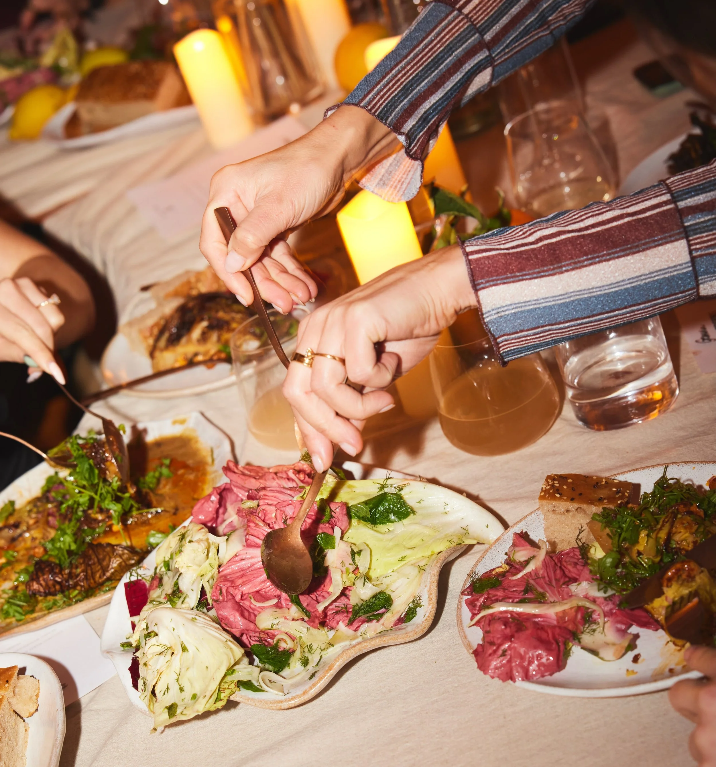 TIME TO CELEBRATE... 

Festive banquets, canap&eacute;s and cocktails, friends, family, co-workers. 

Playful seasonal menus, tailored to you. We offer a fully bespoke service from menus to tablescaping and can&rsquo;t wait to work with you. 

DM us 