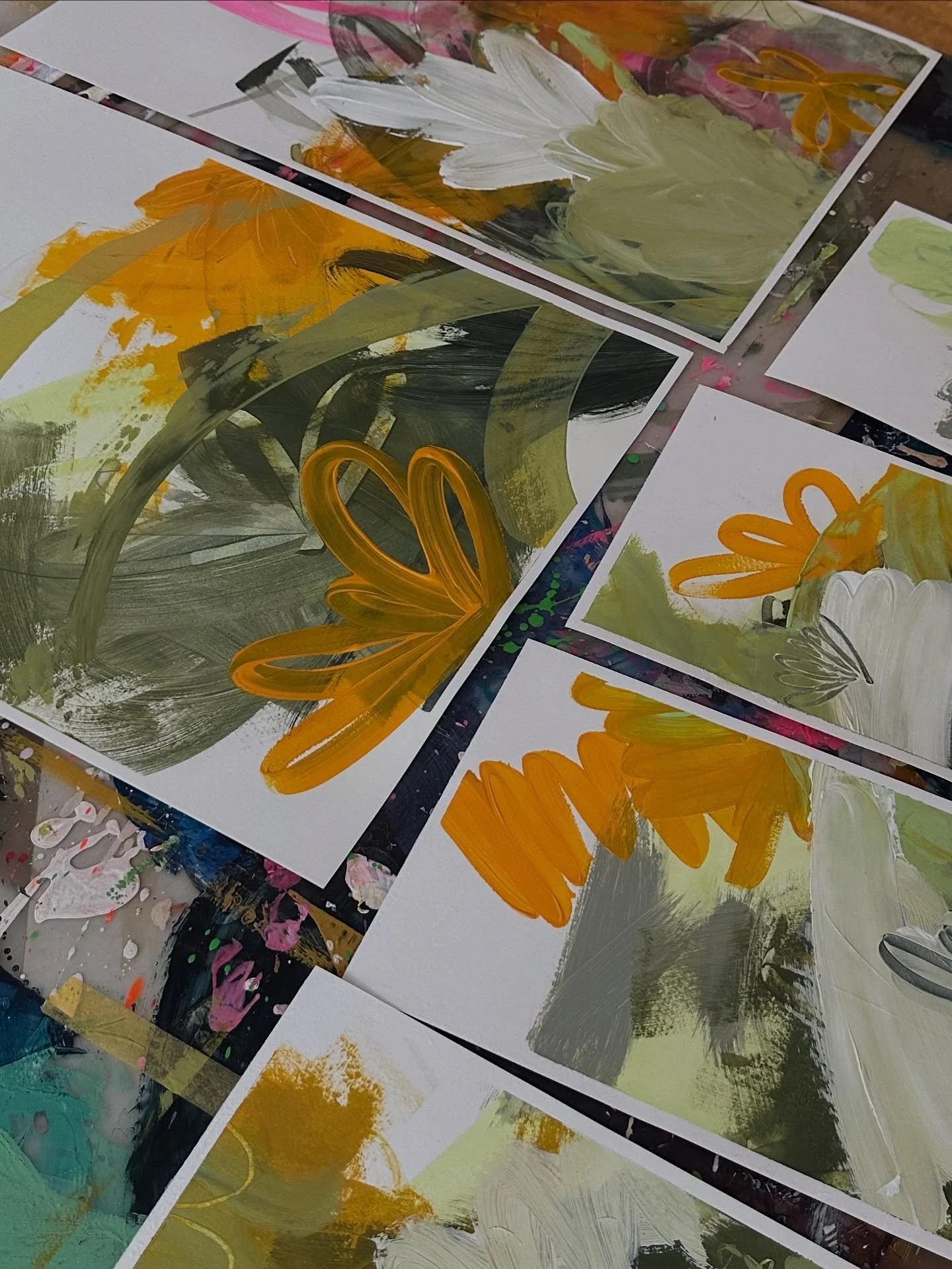 Calendar says fall. Heart says bloom

#abstractart #acrylicart #artoftheday #studiotime