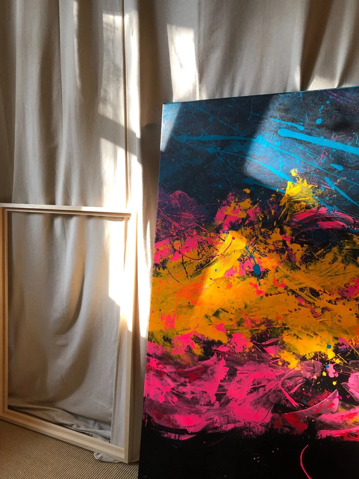 Die letzten Monate viel Papier. 
Ich merke gerade, die gro&szlig;en Leinw&auml;nde melden sich zur&uuml;ck ☎️