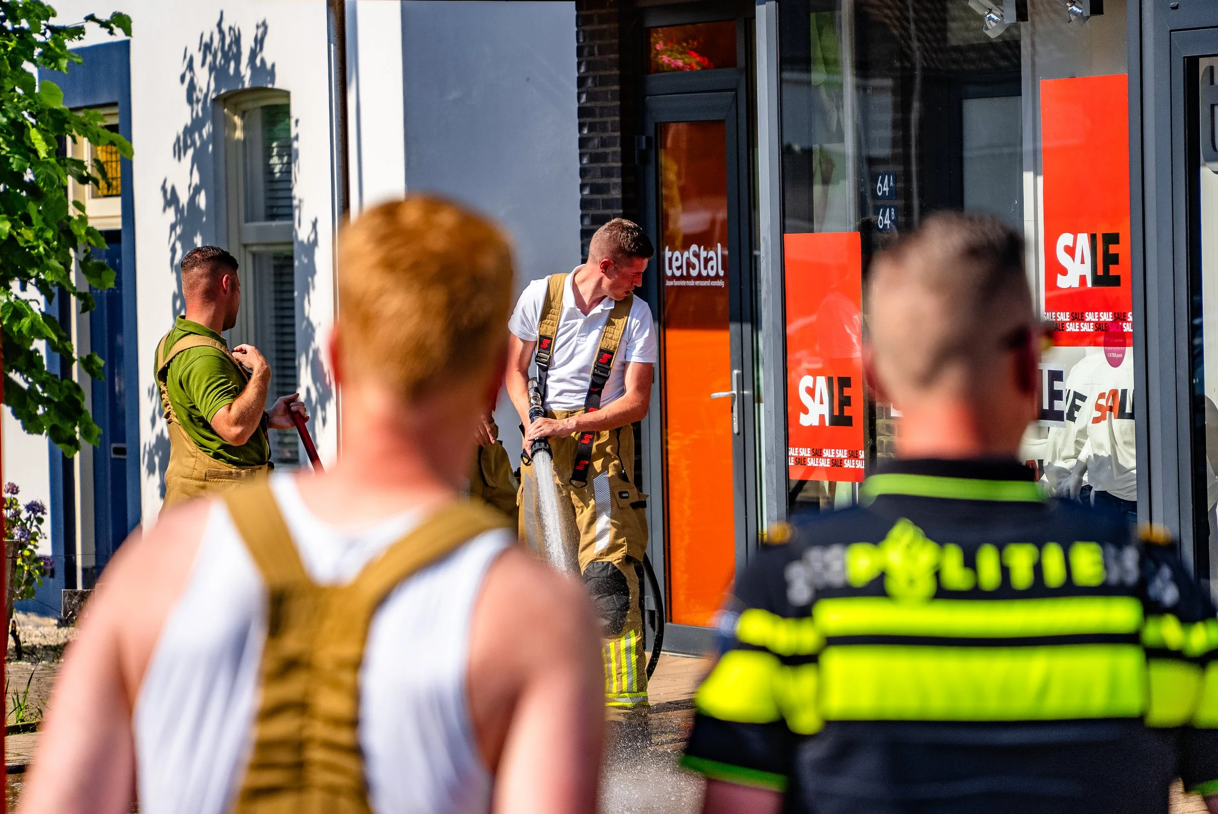 9e6c6833-0c73-4dd6-ab64-ee434d0fbc84.jpg