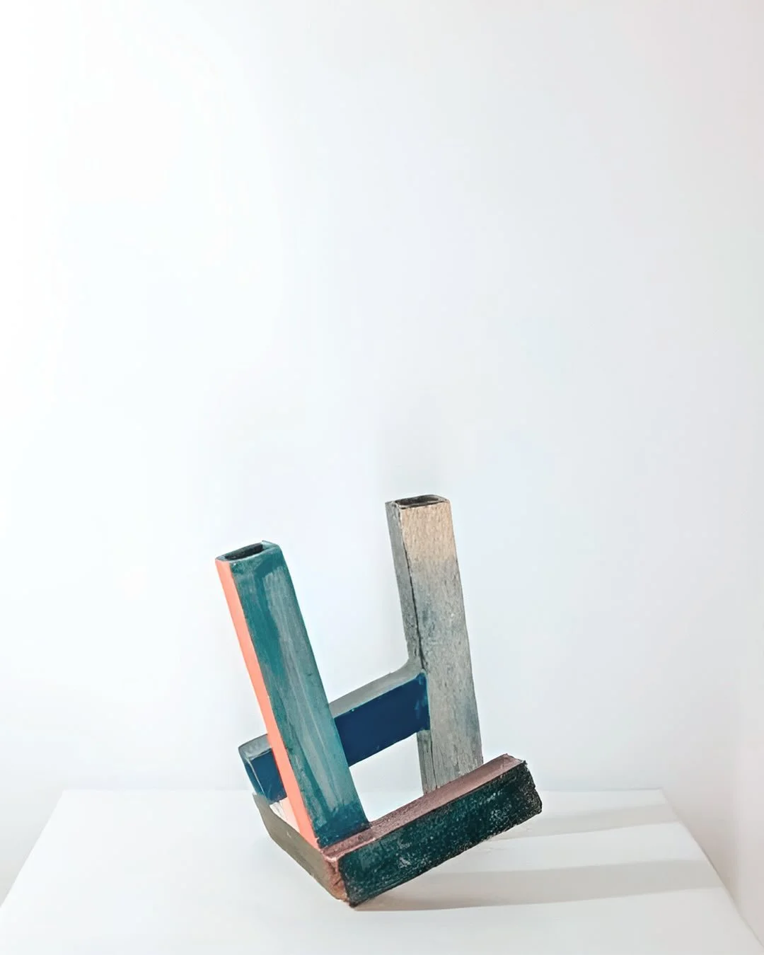 Some of the artworks currently on display!

Zwischen (16.08.09.00.19.30), Jonathan Tautorus

2 / 2025, Jonathan Tautorus
 
3 / 2025, Jonathan Tautorus

Troops, Sophie-Luise Passow

Basophil, Sophie-Luise Passow

Alice Airlines, Alisa Omelianceva

Com