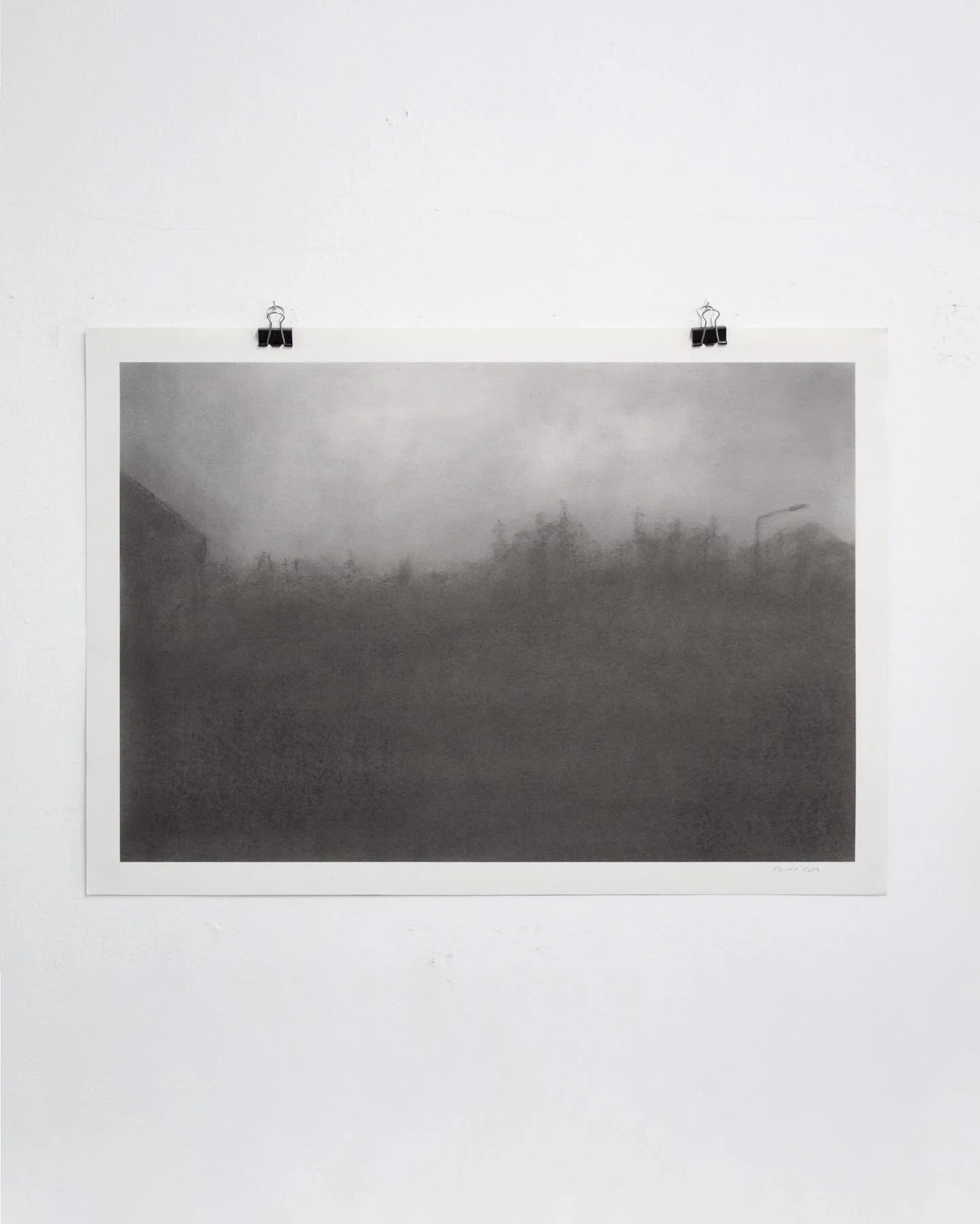 selected works from the series &bdquo;Drive By&ldquo; by Filius de Lacroix, 2025
59,5 x 42 m, charcoal and graphite on paper

In the series &ldquo;Polaroid&rdquo; and &ldquo;Drive by,&rdquo; the artist combines melancholic landscapes with inner shado