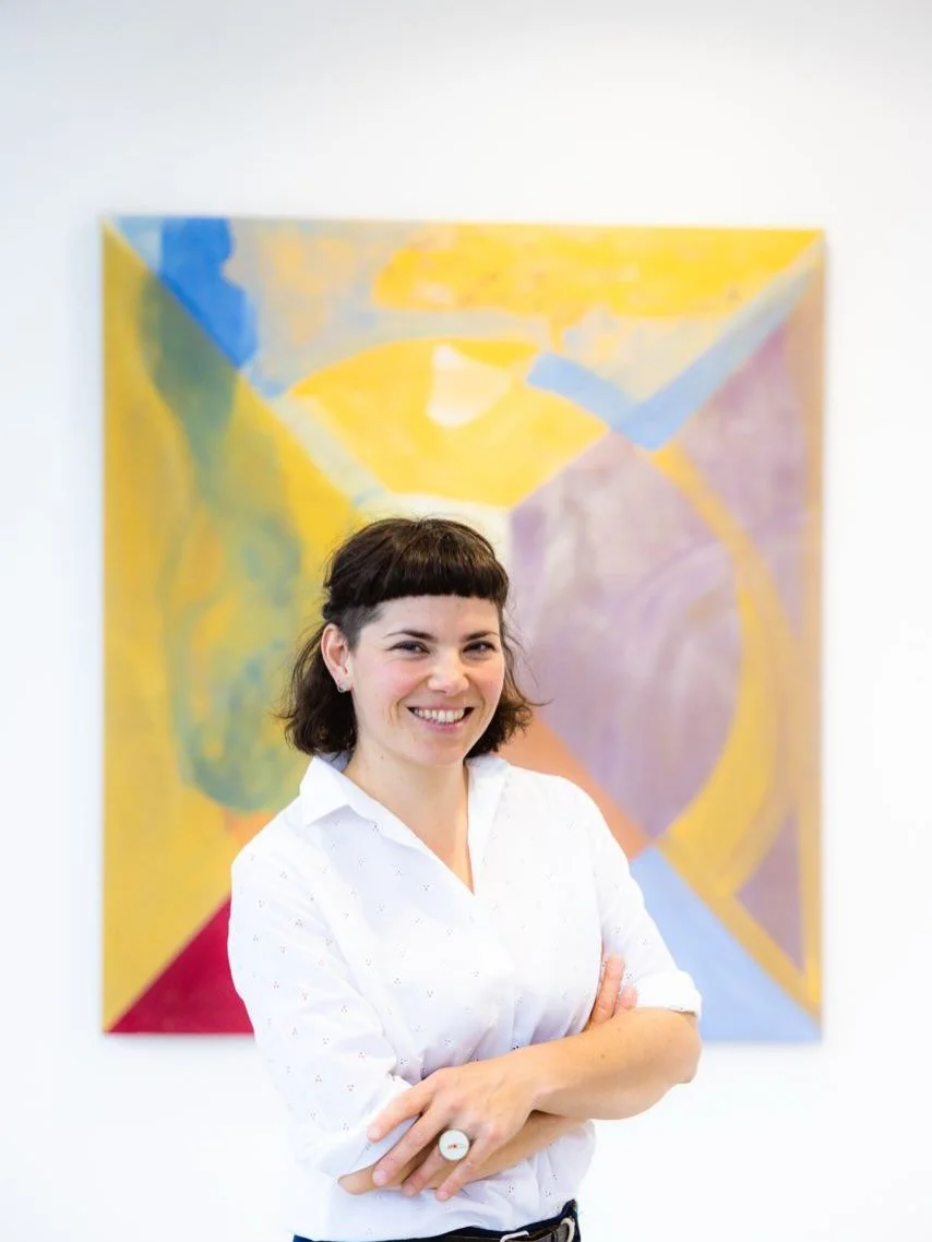 MEET THE ARTIST
ILONA RAINER-PRANTER @ilona_rainer_pranter 

Landscape. Horizons. Architecture.

Ilona Rainer-Pranter is an Austrian artist whose paintings explore the relationship between landscape, architecture and abstraction.
Growing up surrounde