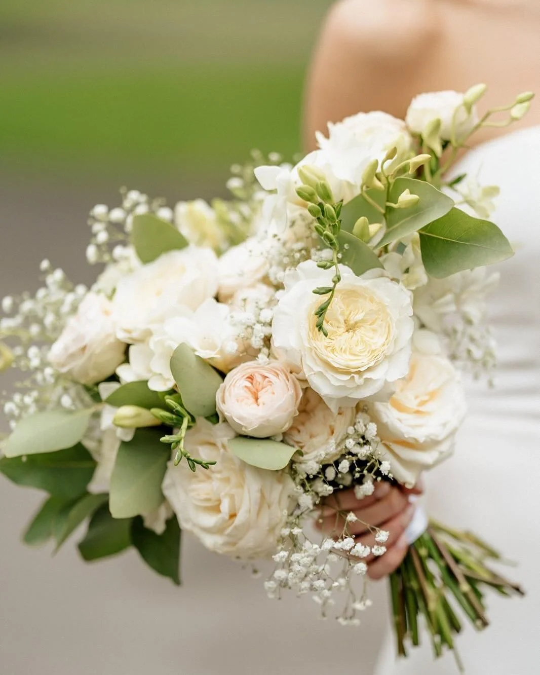 Bridal bouquet 💐#bride #bridalbouqet #weddingday #bridetobe2025 #bridetobe2026 #buttonholes #florist