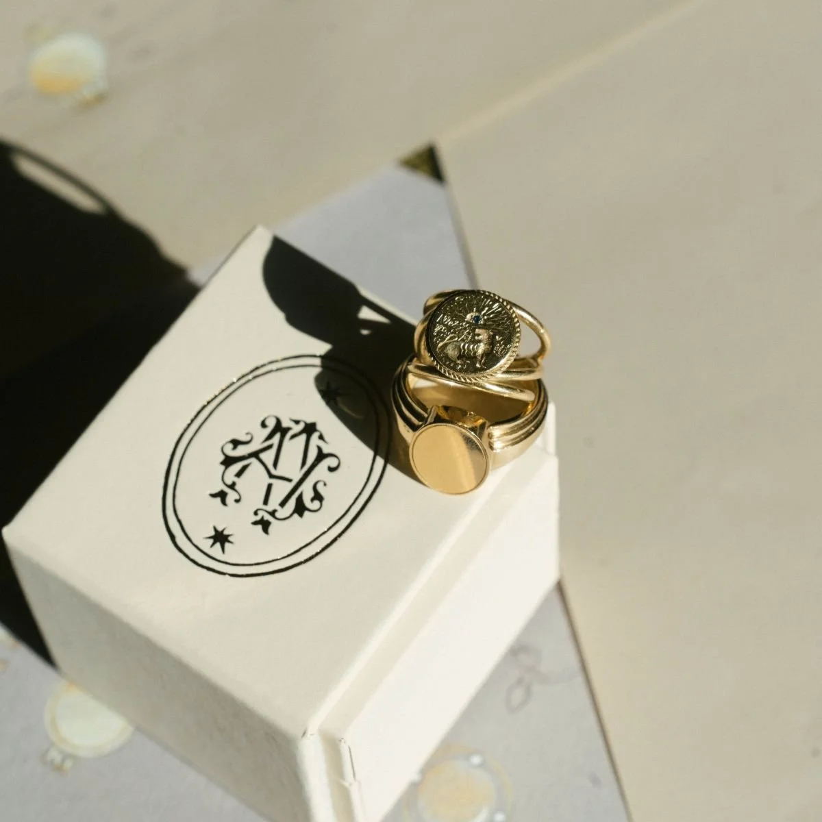 ArmoiriesNouvelles_Venus ring (7).jpg