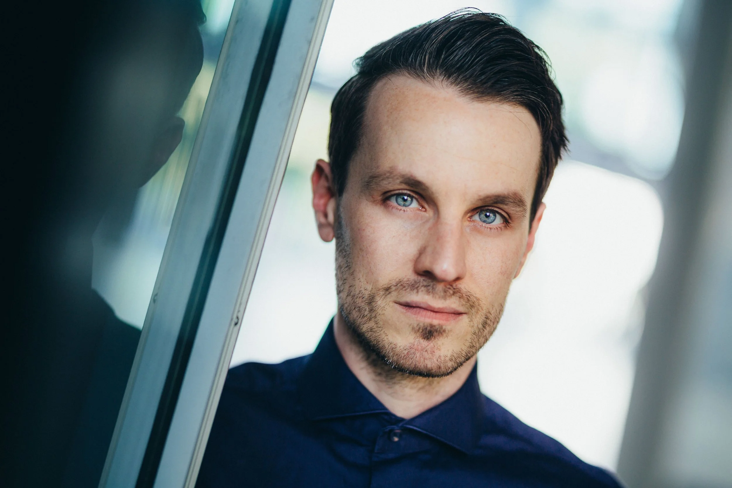 Marc Dumitru: Vielseitiger Schauspieler & Moderator – mit Witz & Charme