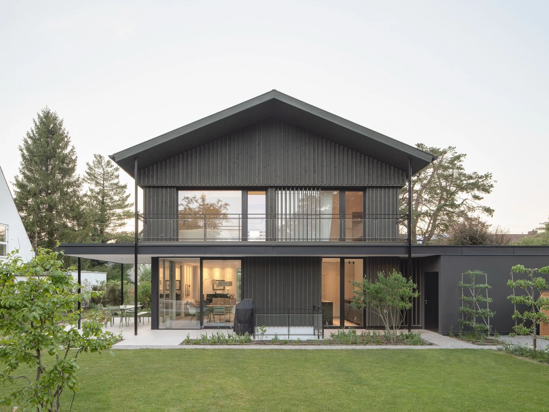 Haus H in Gr&auml;felfing
Fotos: @jonas.bloch 

LPH 1-4 HOAI - Jacob&amp;Spreng Architekten
LPH 5-8 HOAI - @gruber.haus.gmbh 

#jacobundspreng #architektur #architekturb&uuml;ro #architects
holzbau