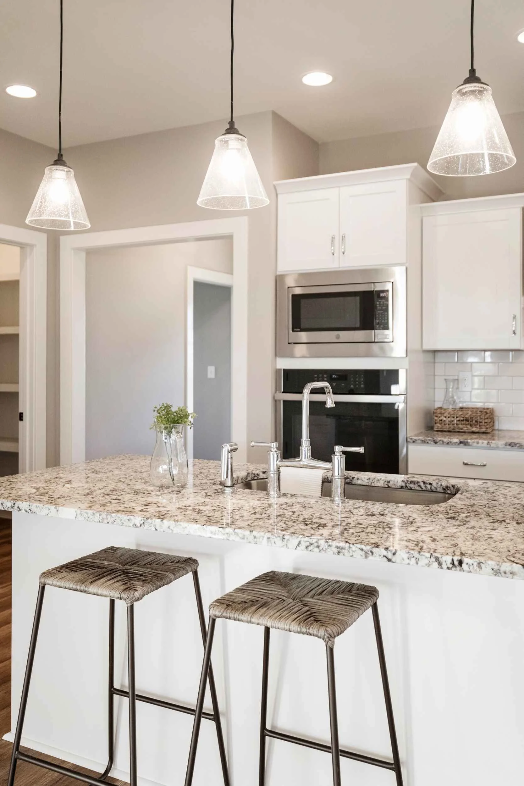 13-kitchen.jpg
