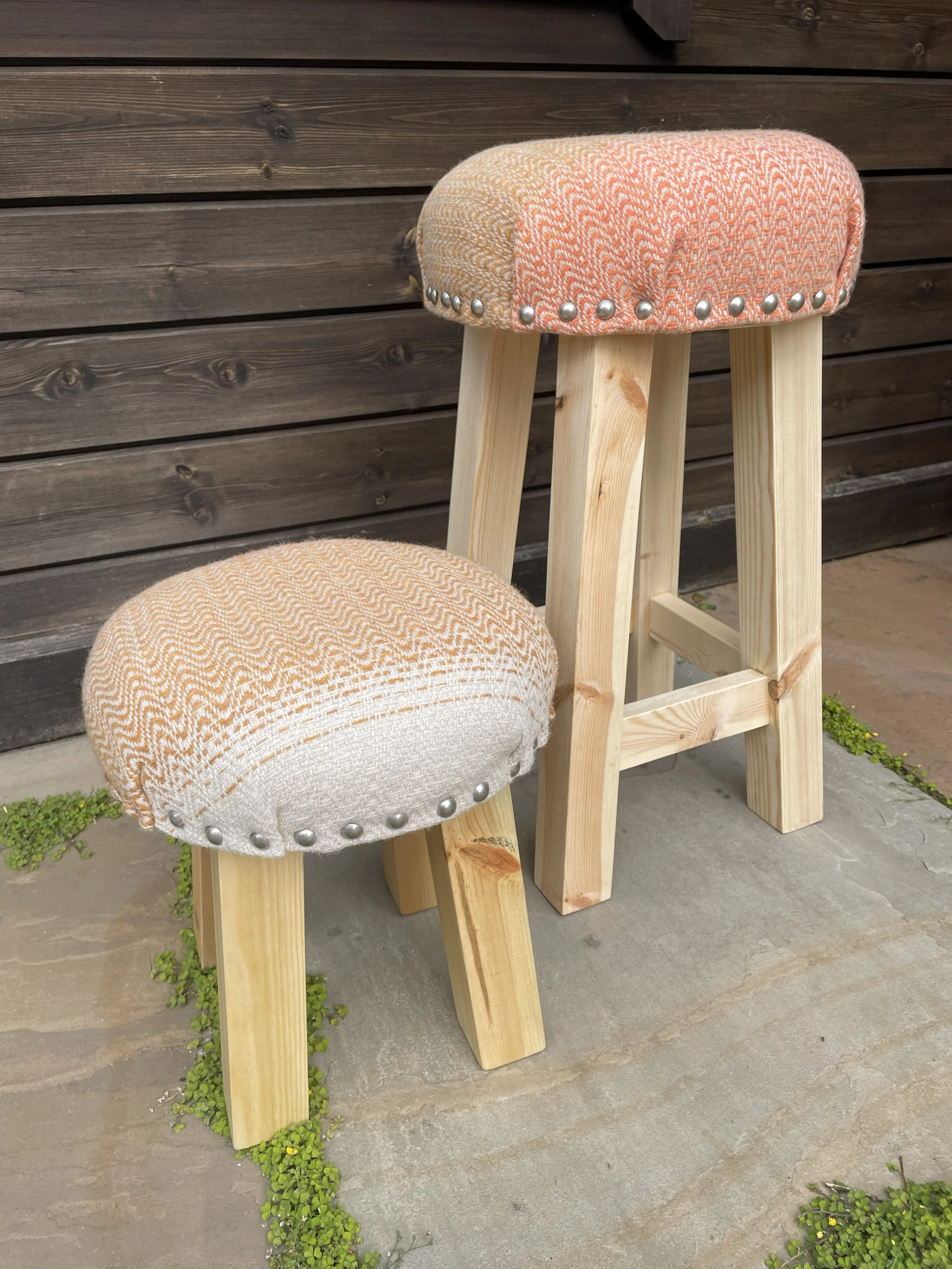 Tall Stool in Beach Design (orange)