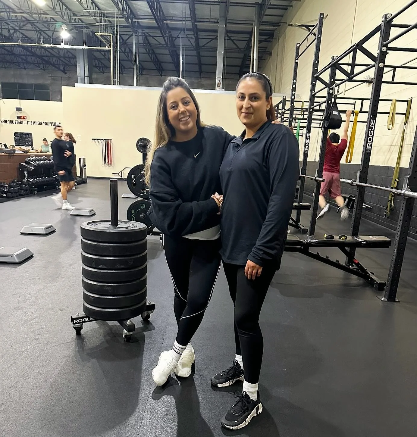 Friends who train together get fit together 🔥 Our referral challenge kicked off for the month of Jan and for every friend of yours who signs up with us gets you a FREE month of training + a $100 gift bag packed with Evolve swag and supplements

🌟Bo