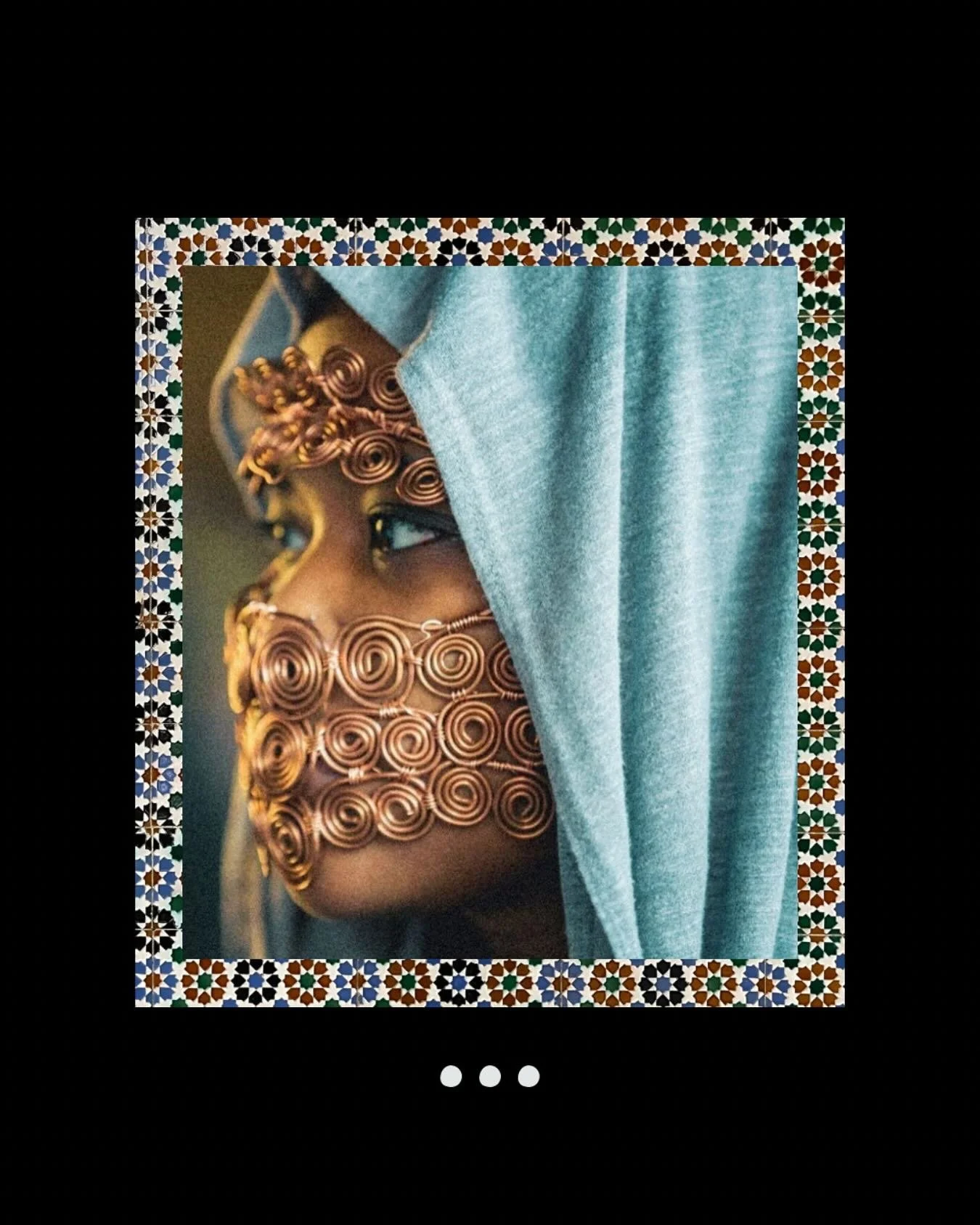 Resurfacing this beautiful sculptural adornment, handcrafted by yours truly. This was one of my proudest pieces.

Worn at @afropunk 2018
📸 | ashleyskywalker 

&bull;
&bull;
&bull;

#ravenell #jewelrydesigner #jewelrydesign #design #style #photograph