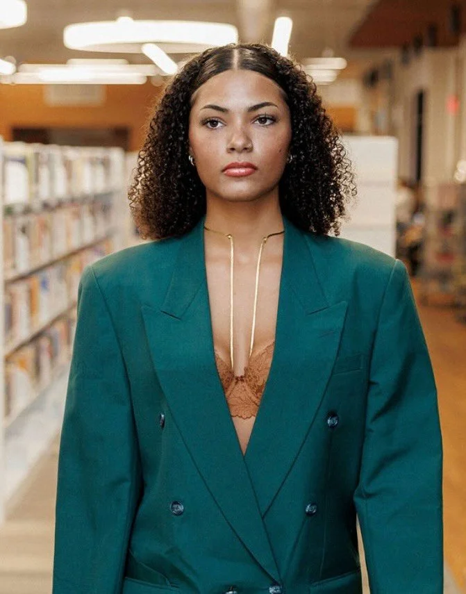 Neckpiece by @r_a_v_e_n_e_l_l 

There&rsquo;s still time to get a custom piece designed for you or a loved one. Hit us up via dm or the link in our bio. 

#jewelrybyravenell #handcrafted