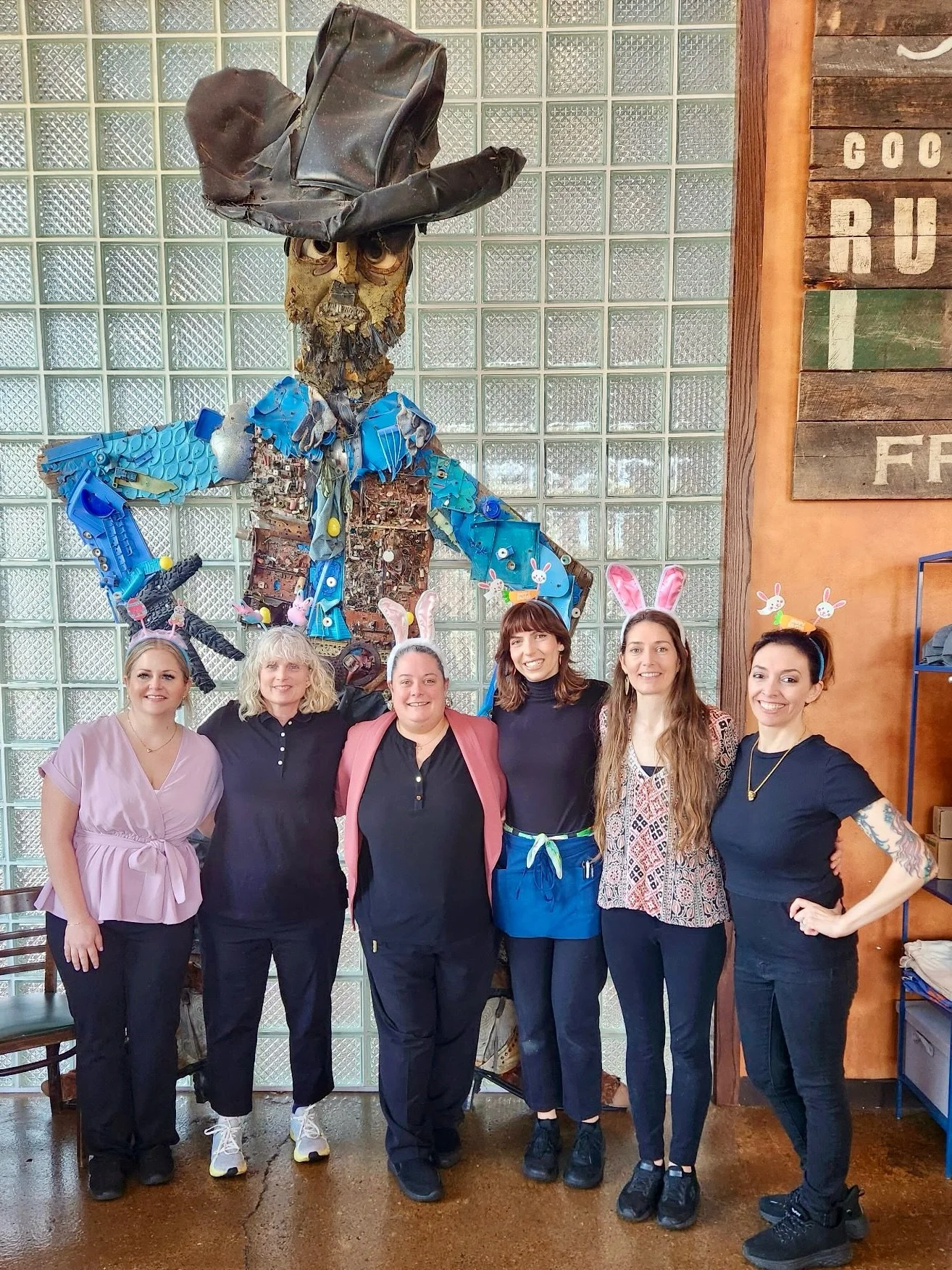 Happy Easter from your friends at Saffire! 🐰
We will be open all day from 10am to 9pm and look forward to celebrating with you! 🌸

#franklintn #easterbrunch #franklinfood