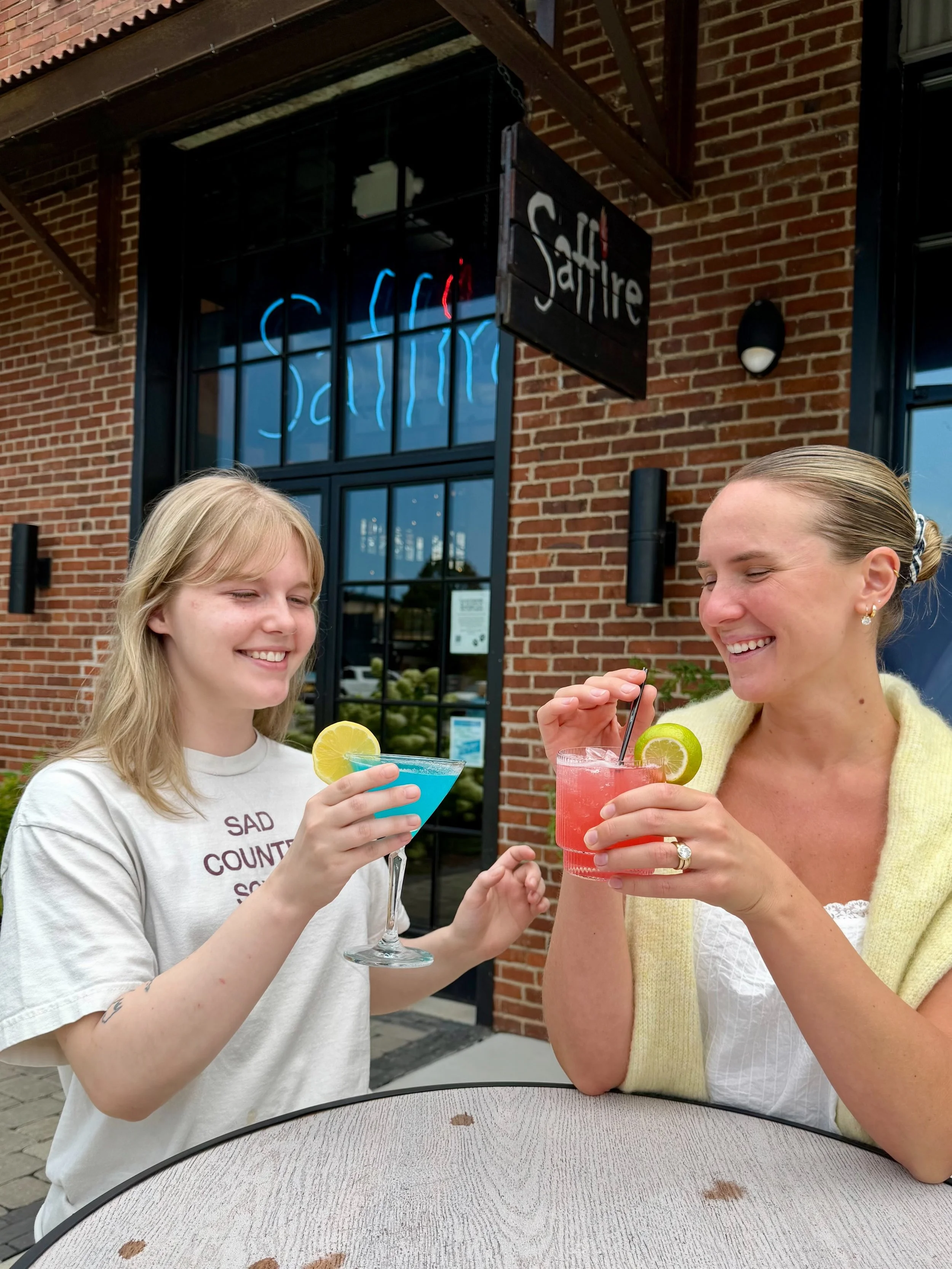 There&rsquo;s nothing better than a cold drink on a hot day! Enjoy a craft cocktail on the patio, or inside with the air conditioning. 😉⁠
⁠
#factoryatfranklin #franklintn #craftcocktail⁠