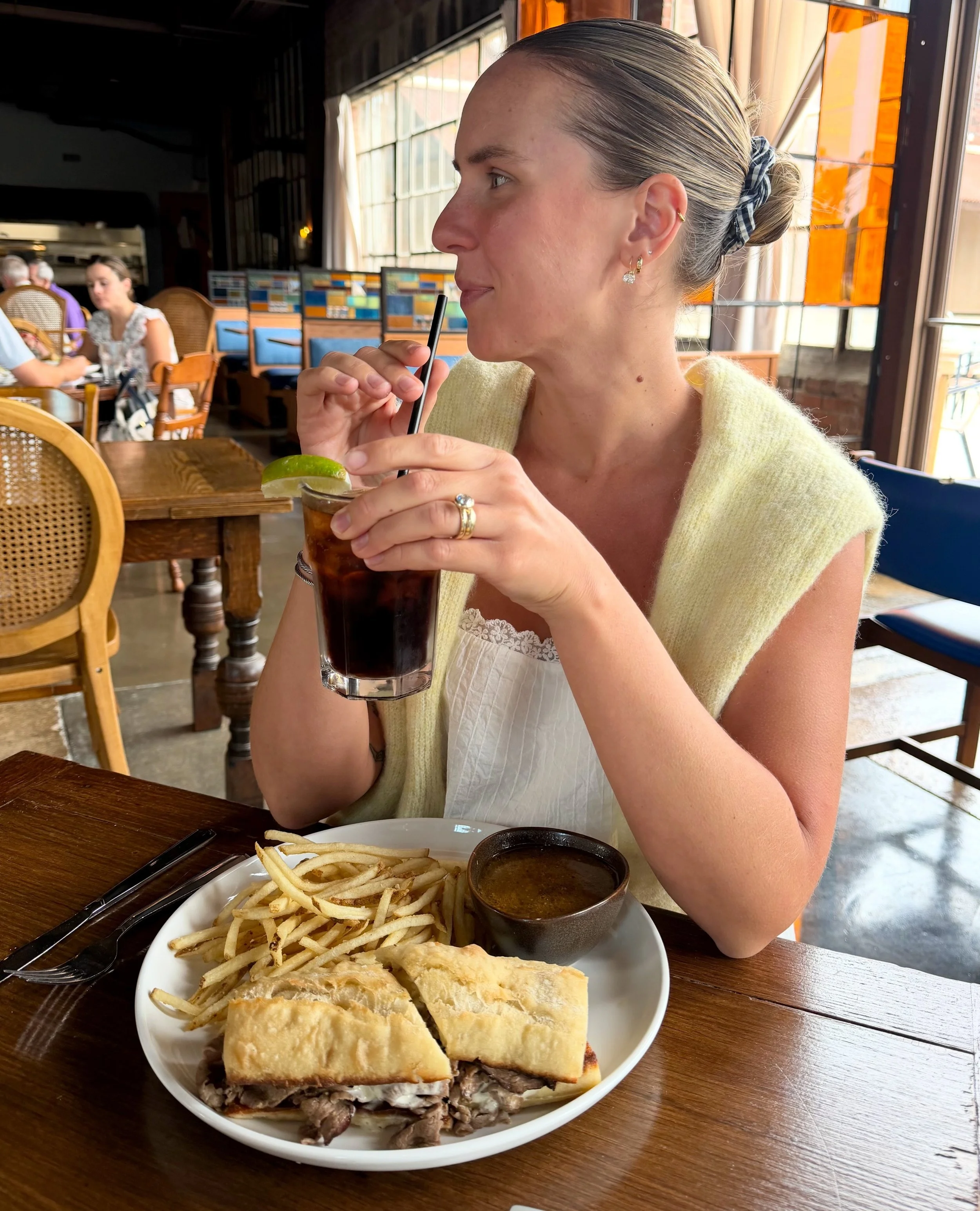 The Saffire Dip is a lunch time favorite, especially if you love hickory-smoked prime rib! The au jus is so delicious, you&rsquo;ll even want to dip your fries in. ⁠
⁠
#franklintn #factoryatfranklin #frenchdip ⁠