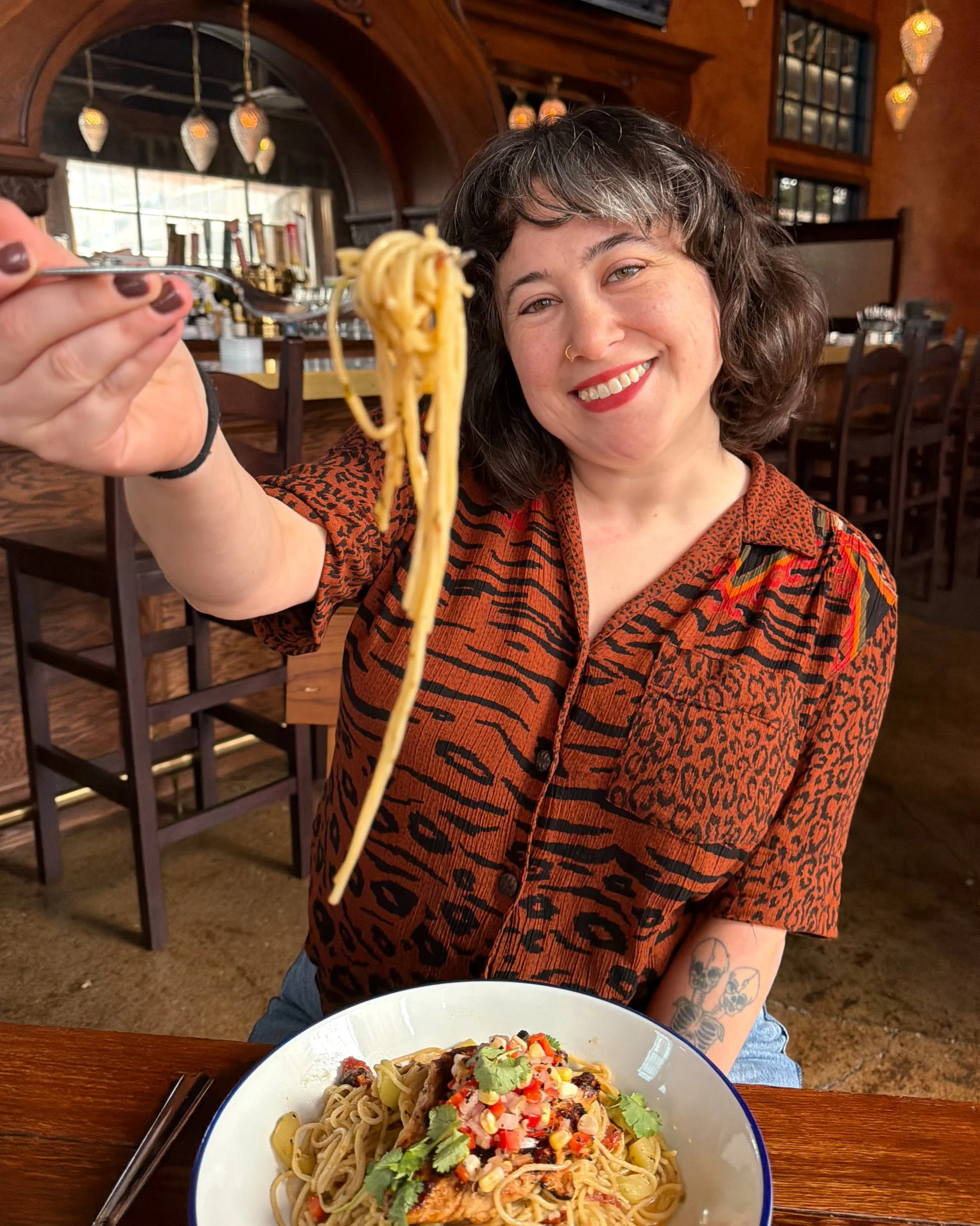 Carb-e diem 🍝⁠
⁠
The Rio Grande Pasta starts with perfectly cooked spaghettini, cucumber, roasted, tomato, corn, pepper relish, and topped with hickory wood-fired lime &amp; coriander chicken. ⁠
⁠
#factoryatfranklin #franklintn #hickorywoodfiredfgri