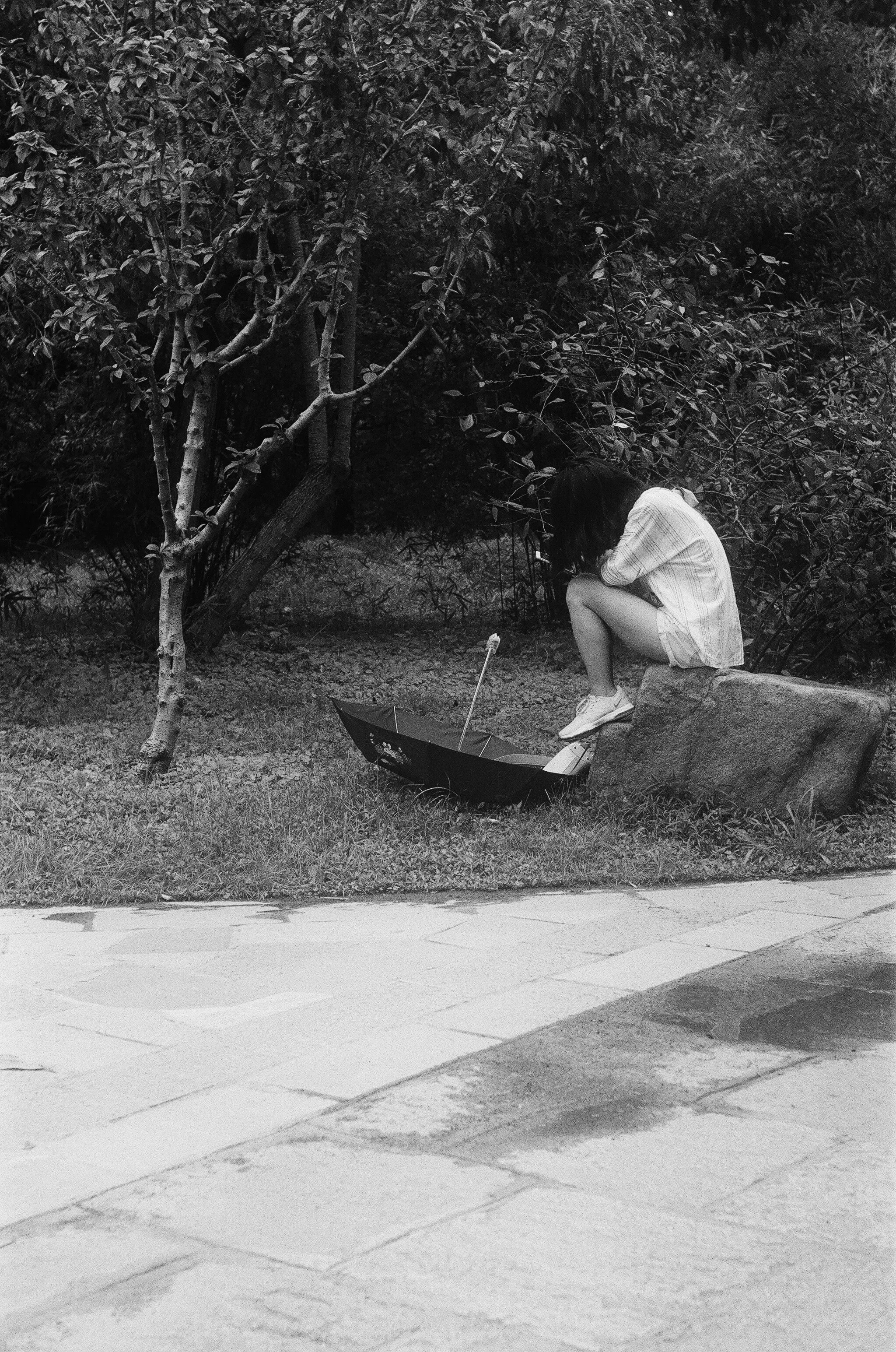 Girl+with+umbrella.jpg