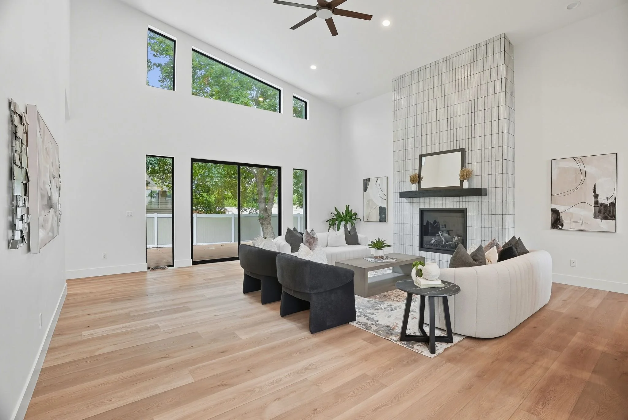 Inside-Spokane-1359 Ezra_5.JPG