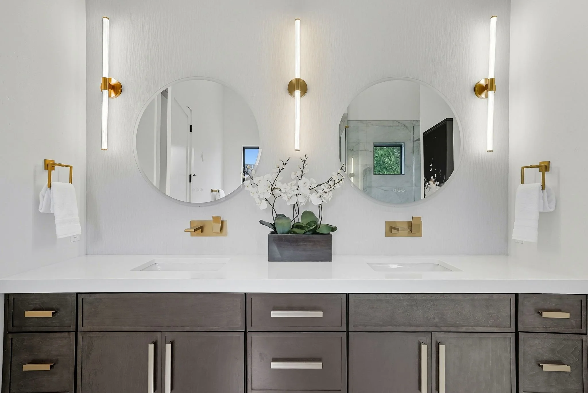 Inside-Spokane-1359 Ezra_26.JPG