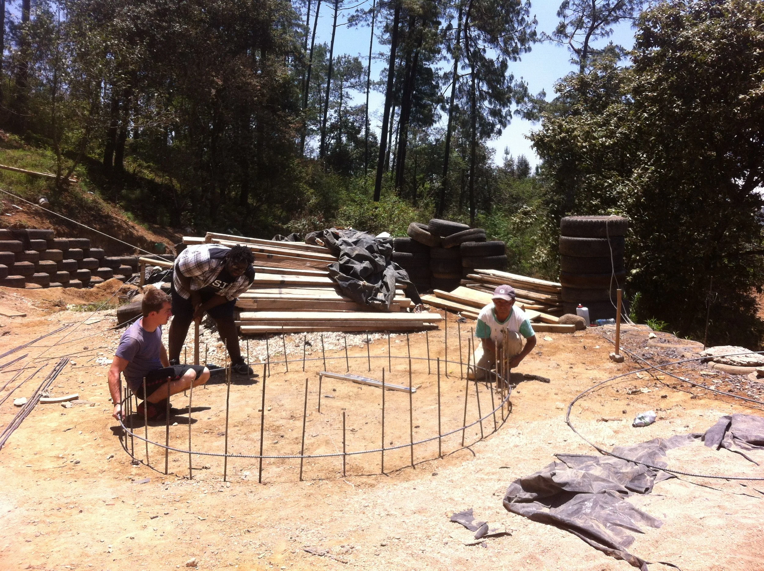 10 The rebar armature (ES La armadura de la barra de refuerzo).JPG
