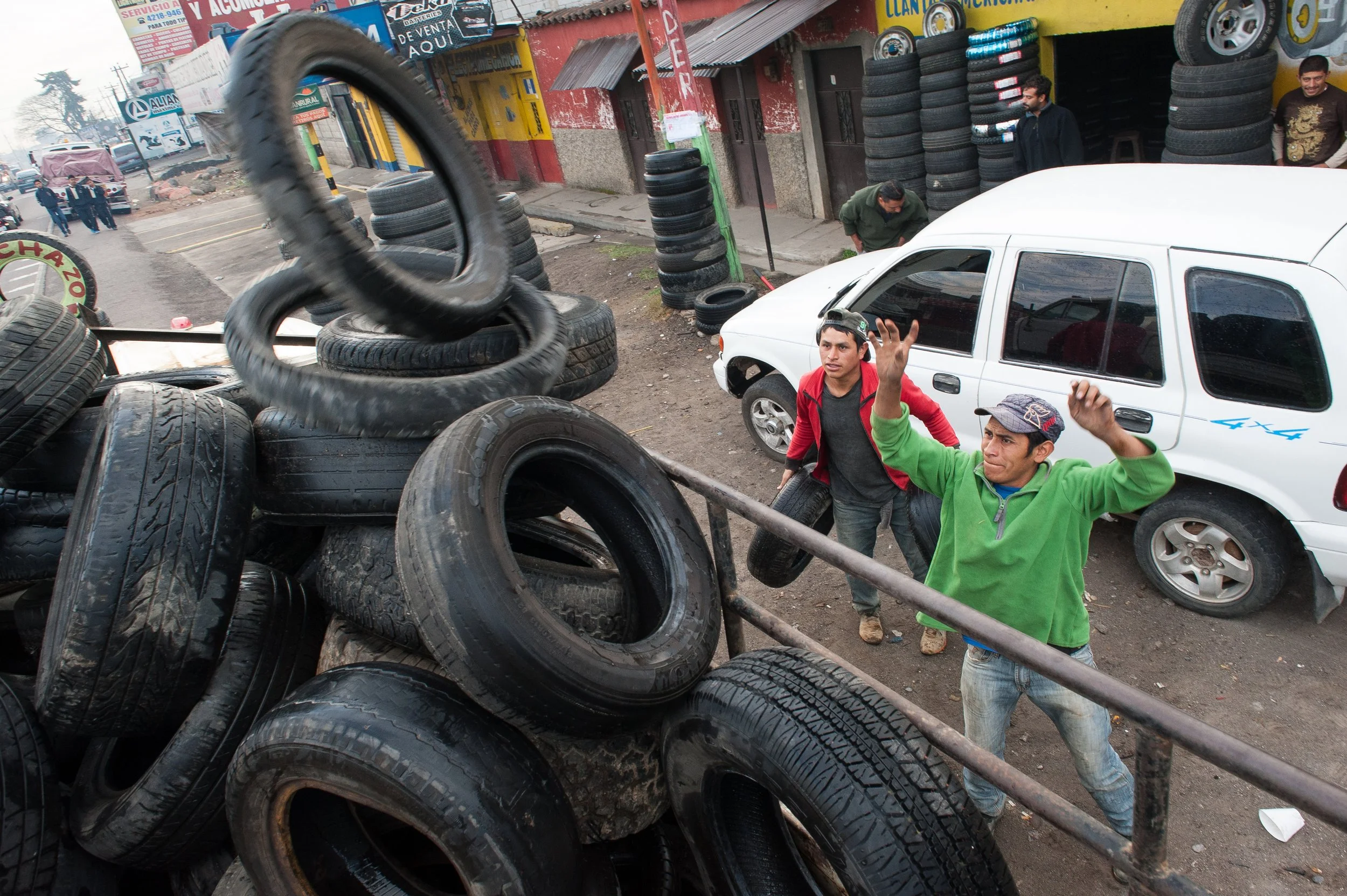 33c Materials acquisition along the InterAmerican highway.jpg